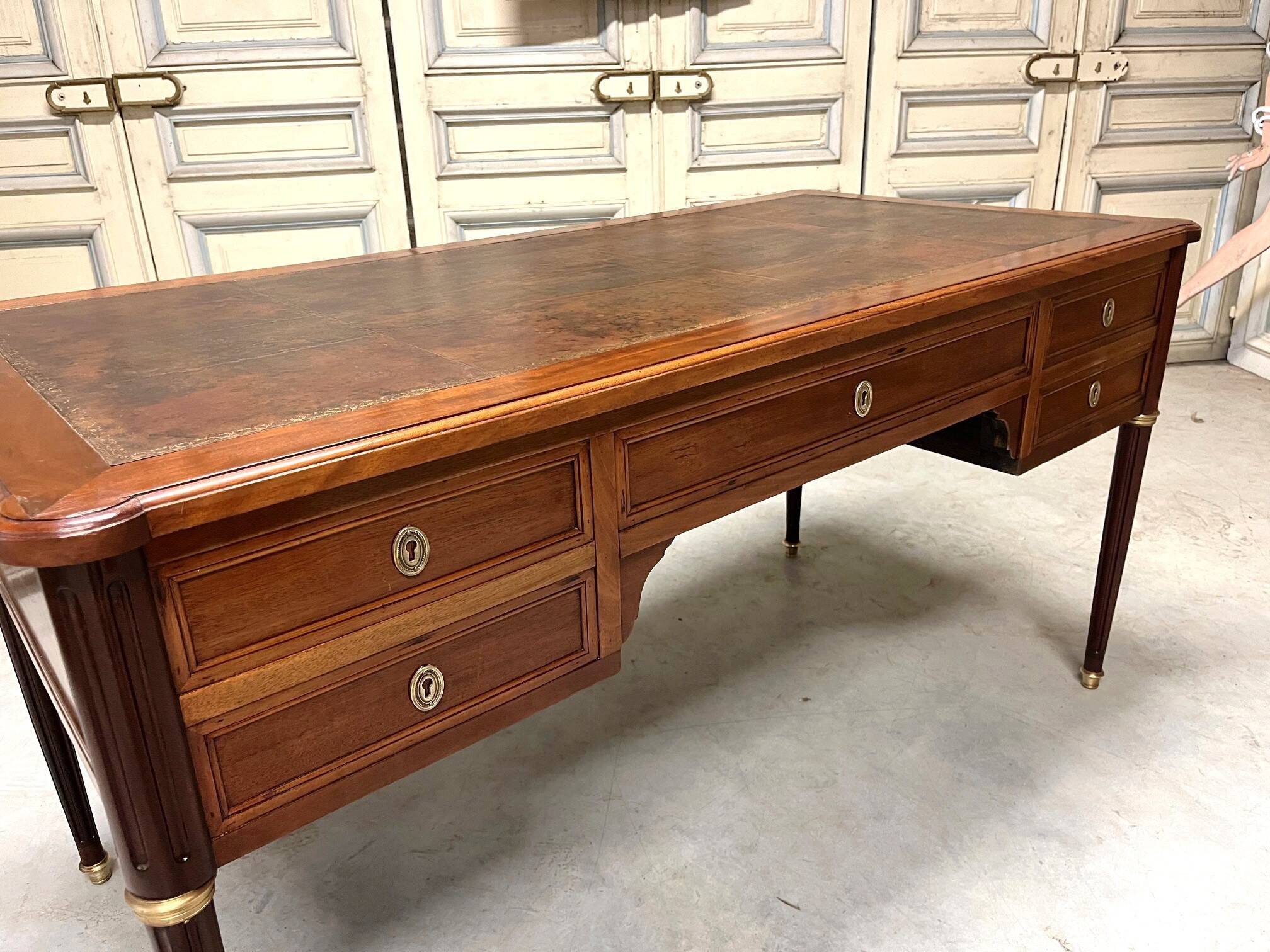 Louis XVI flat desk
