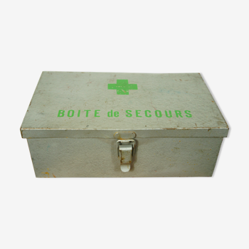 Rescue box vintage metal suitcase with green cross decoration
