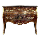 Curved jump commode in lacquer with Chinese decoration, early 20th century.