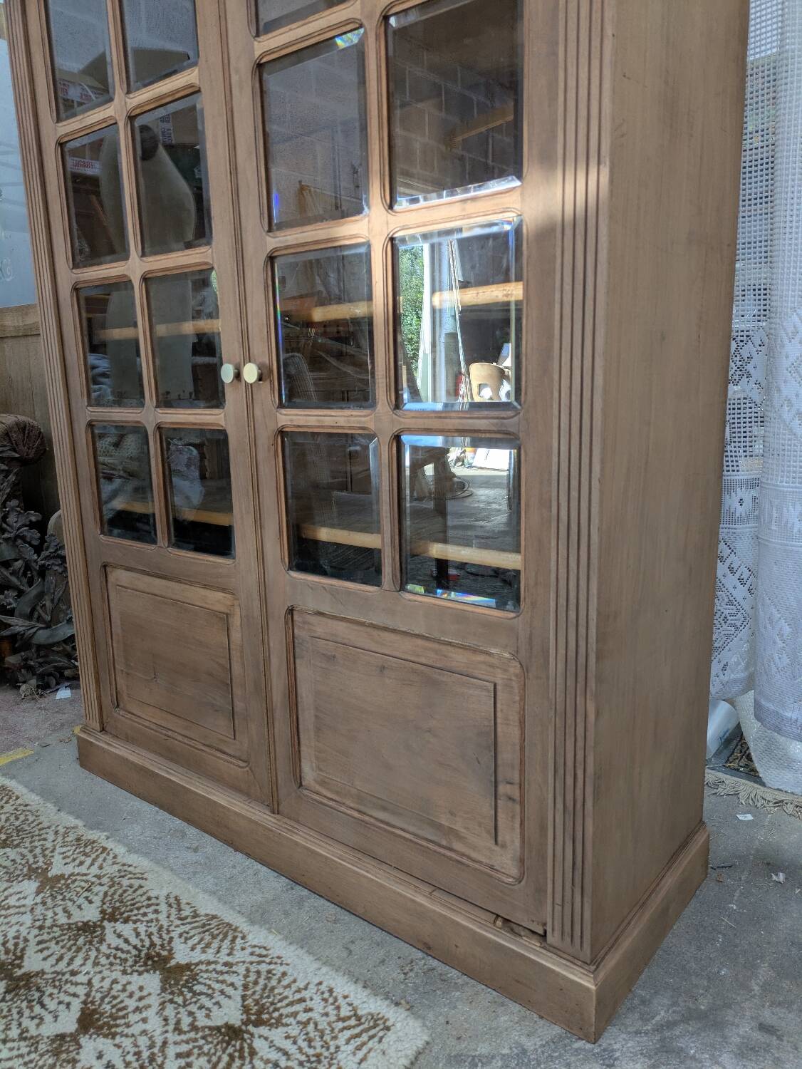Glass cabinet