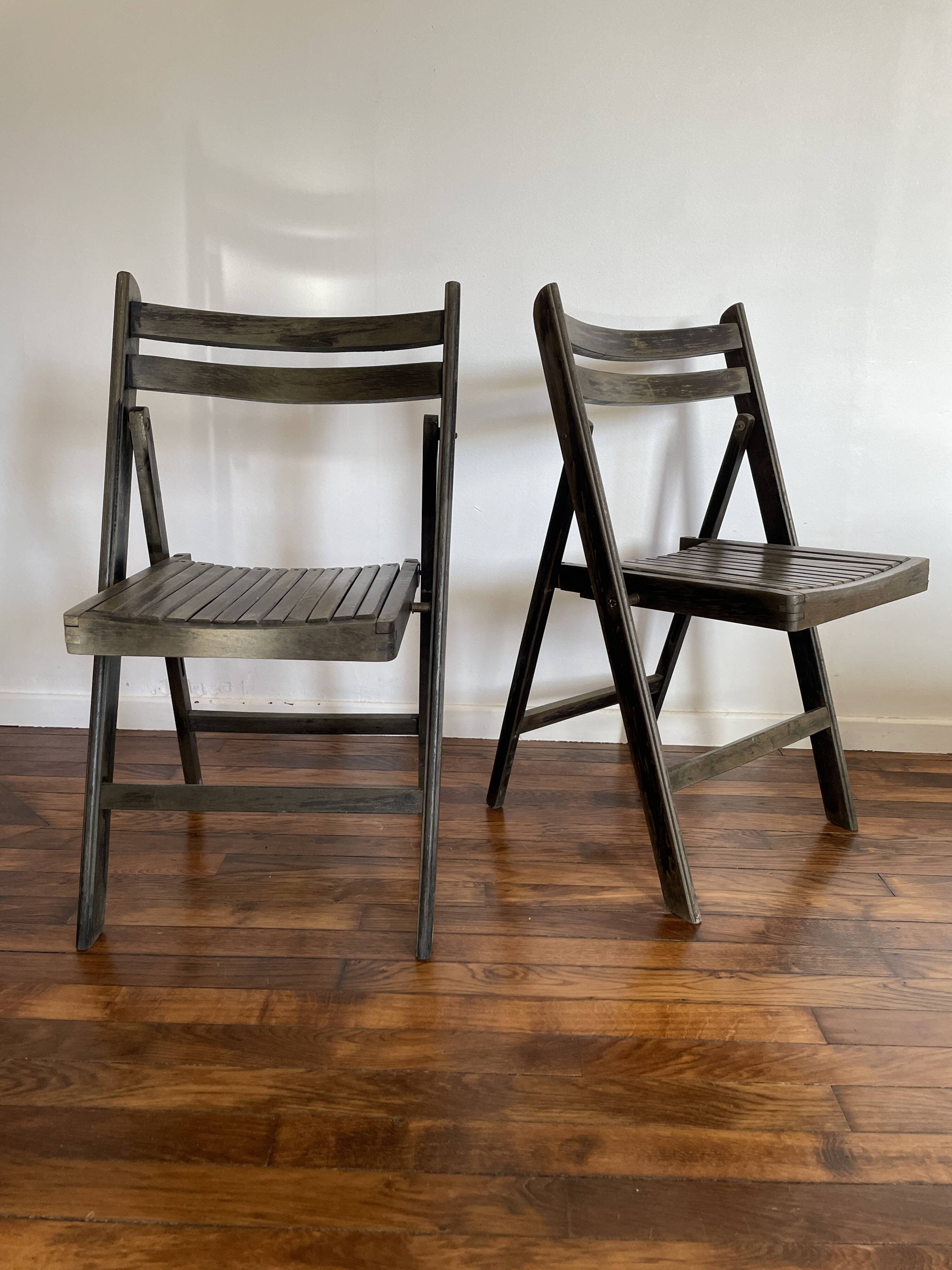 Lot de 2 chaises pliantes anciennes