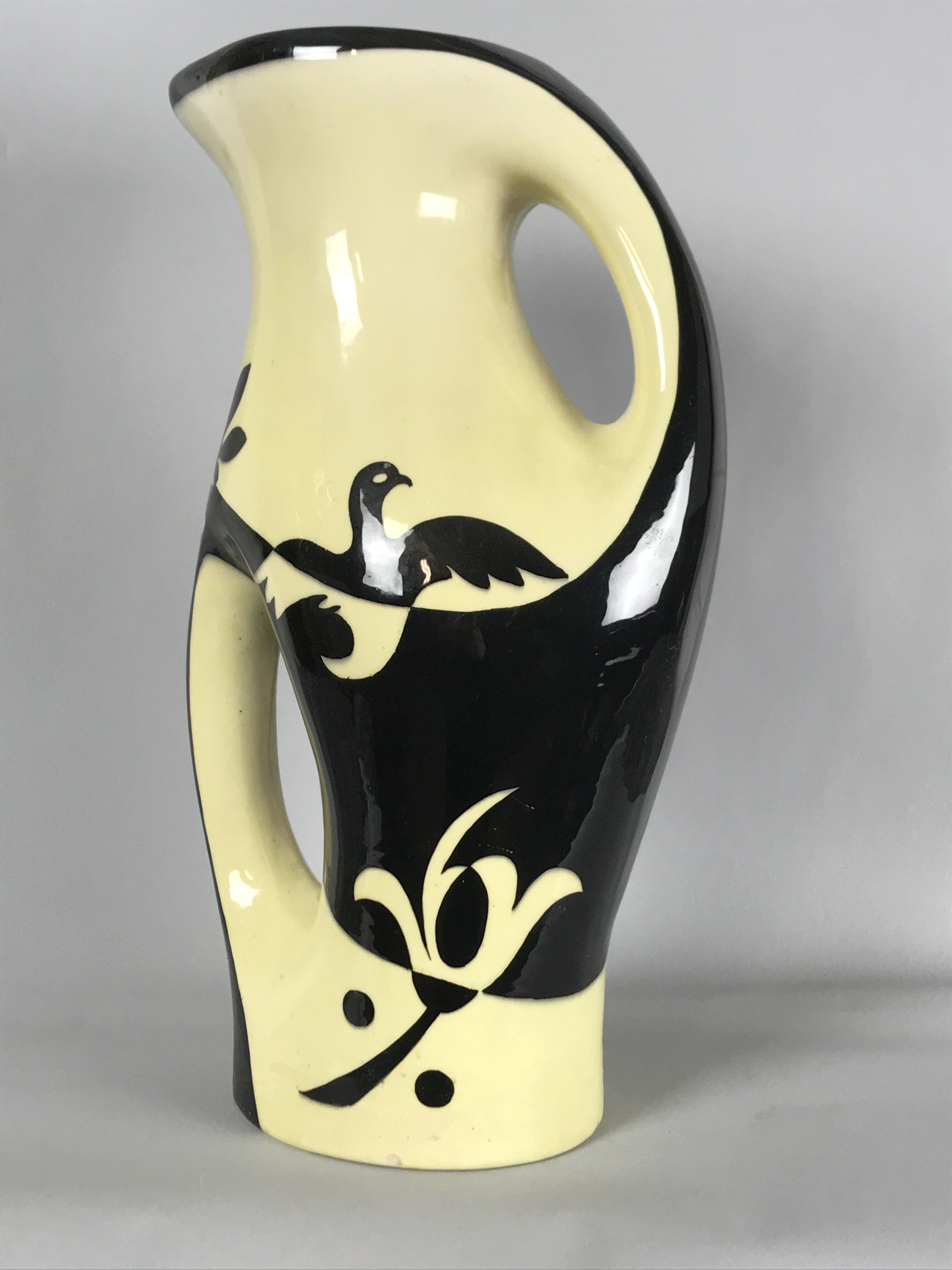 PICHET (GRAND MODELE) IN CERAMIC YEARS 50 A DECOR D HIRONDELLES 36.5 CM