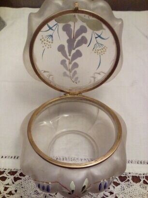 Candy box enamelled glass