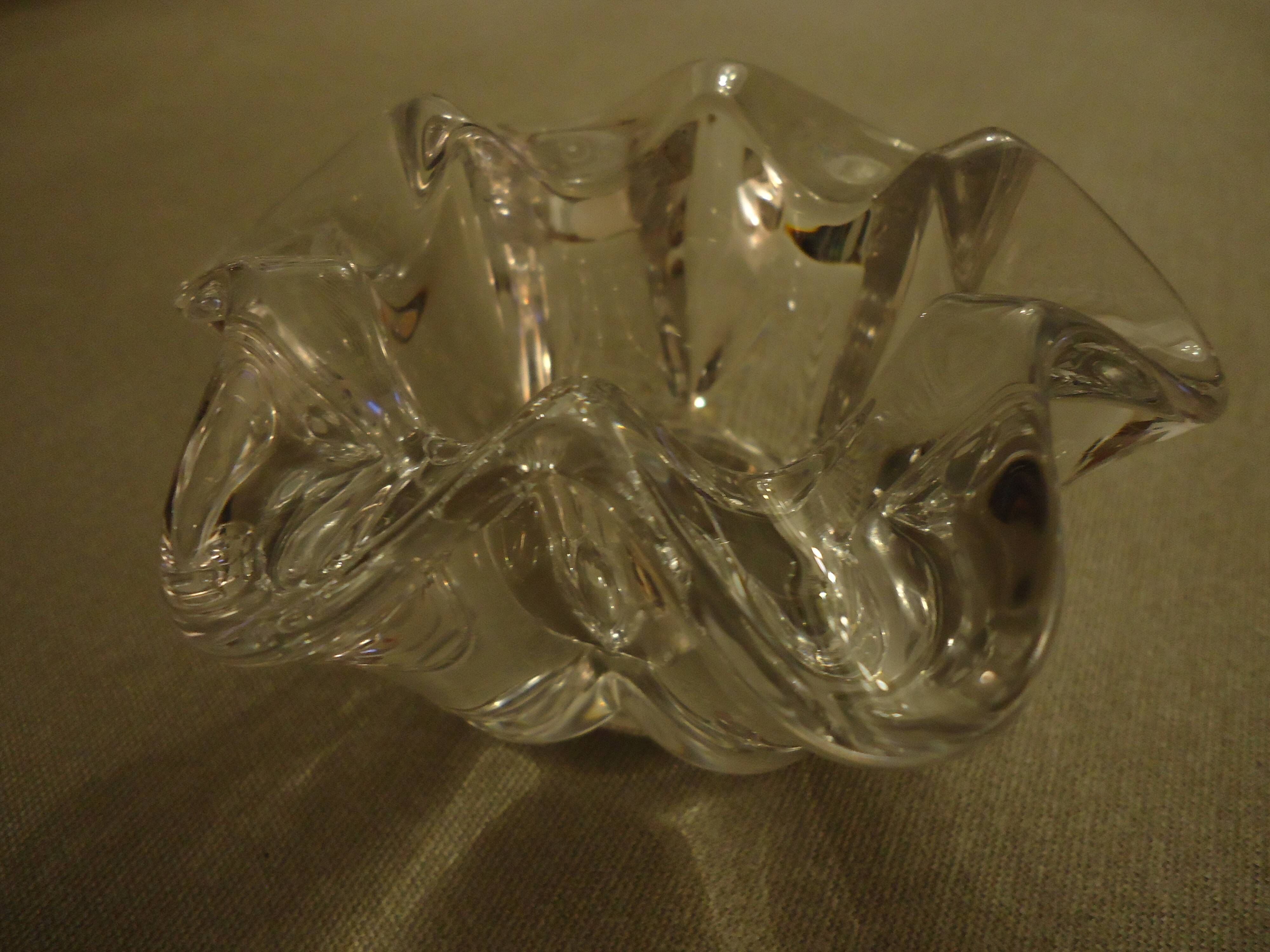 Corolla-shaped ashtray and pocket tray, Vannes Le Chatel crystal (A 240)