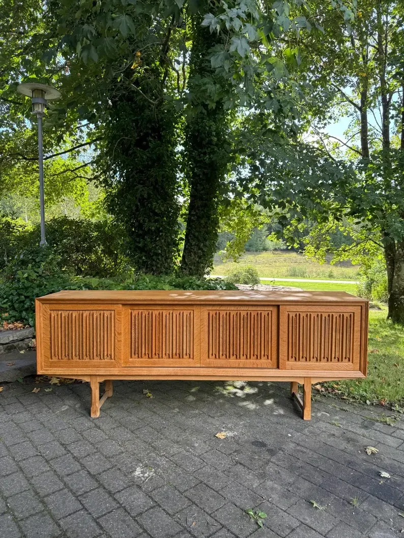 Low Oak Sideboard, Henry Kjaernulf Style, 1960-1970, Danish Design. Mid-Century Modern Style.