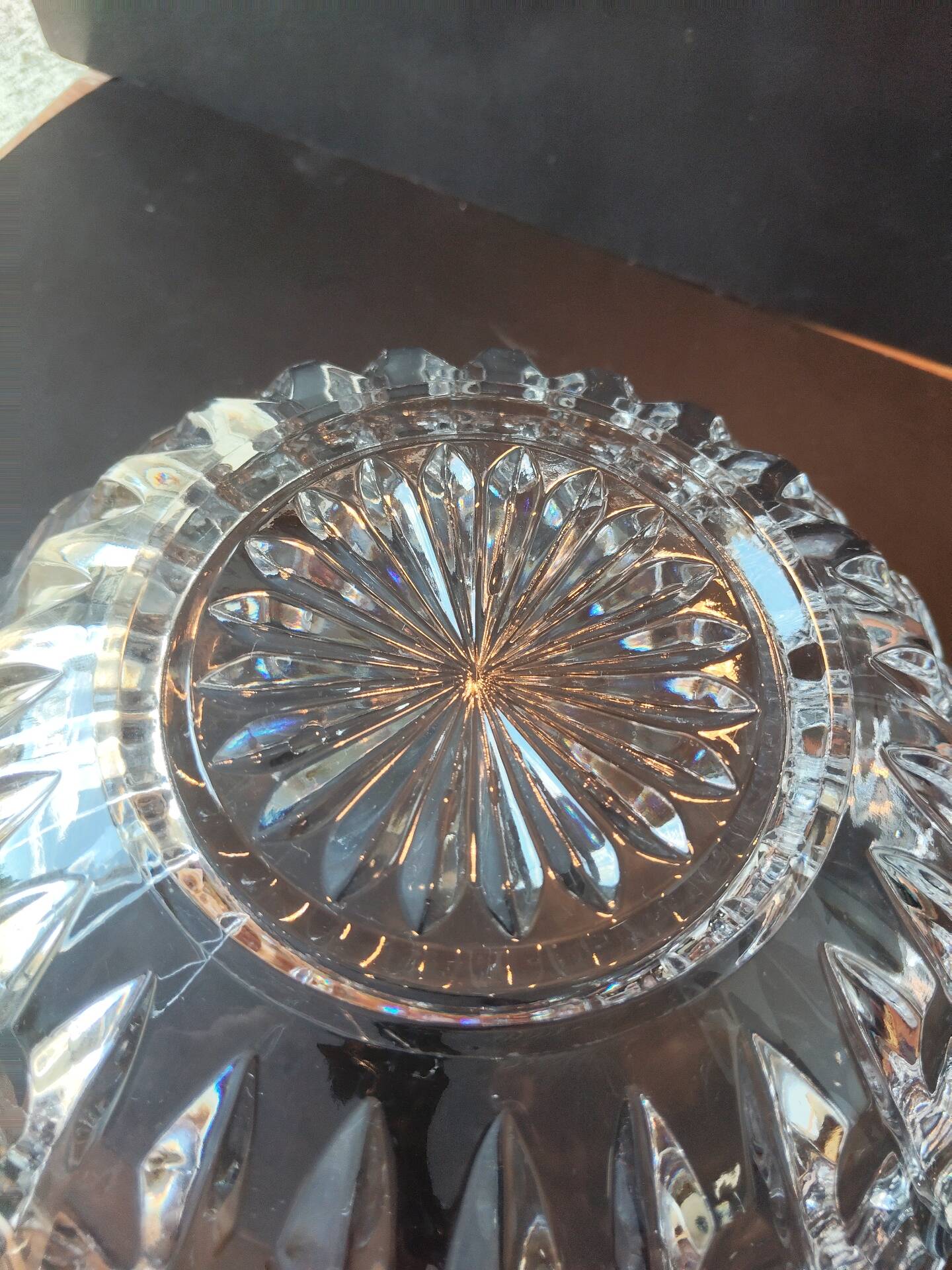 Vintage crystal bowl with radiant decoration, 20 cm