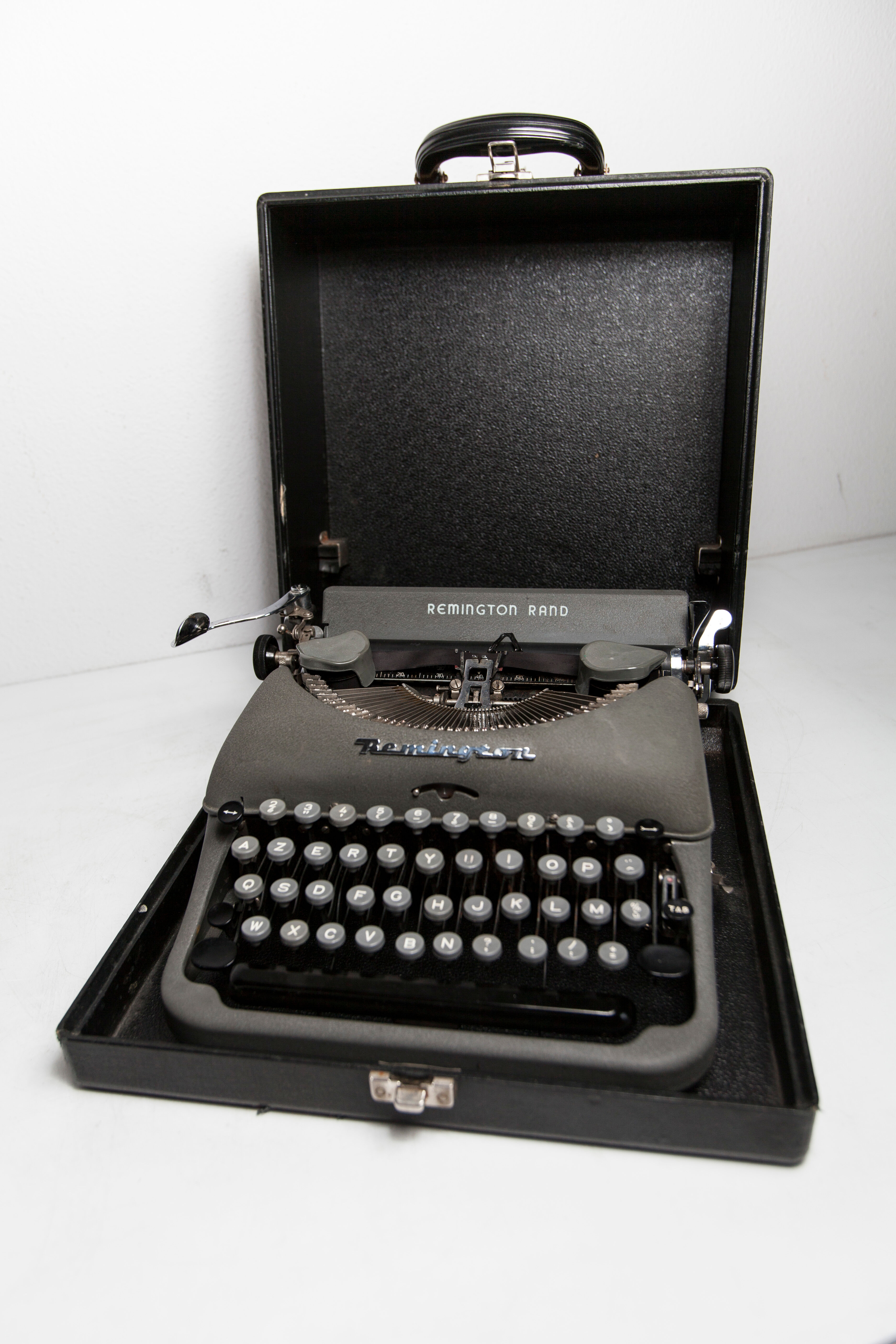 Typewriter Remington rand 1947 deluxe model 5 revised and new ribbon