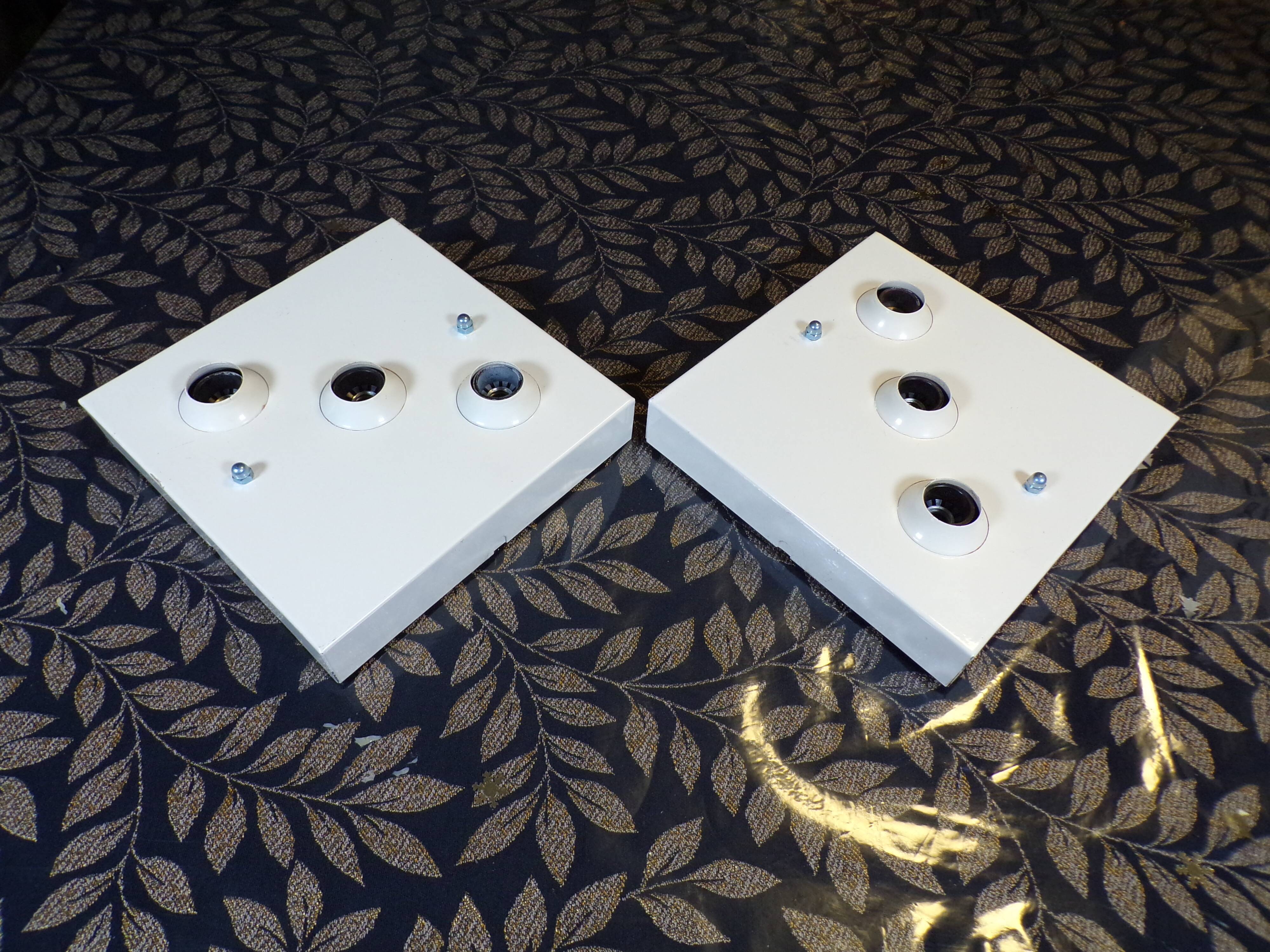 Pair of Garbo Q wall lights by Maryio Yagi for Syrrah