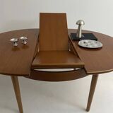 Vintage extendable table by Jentique