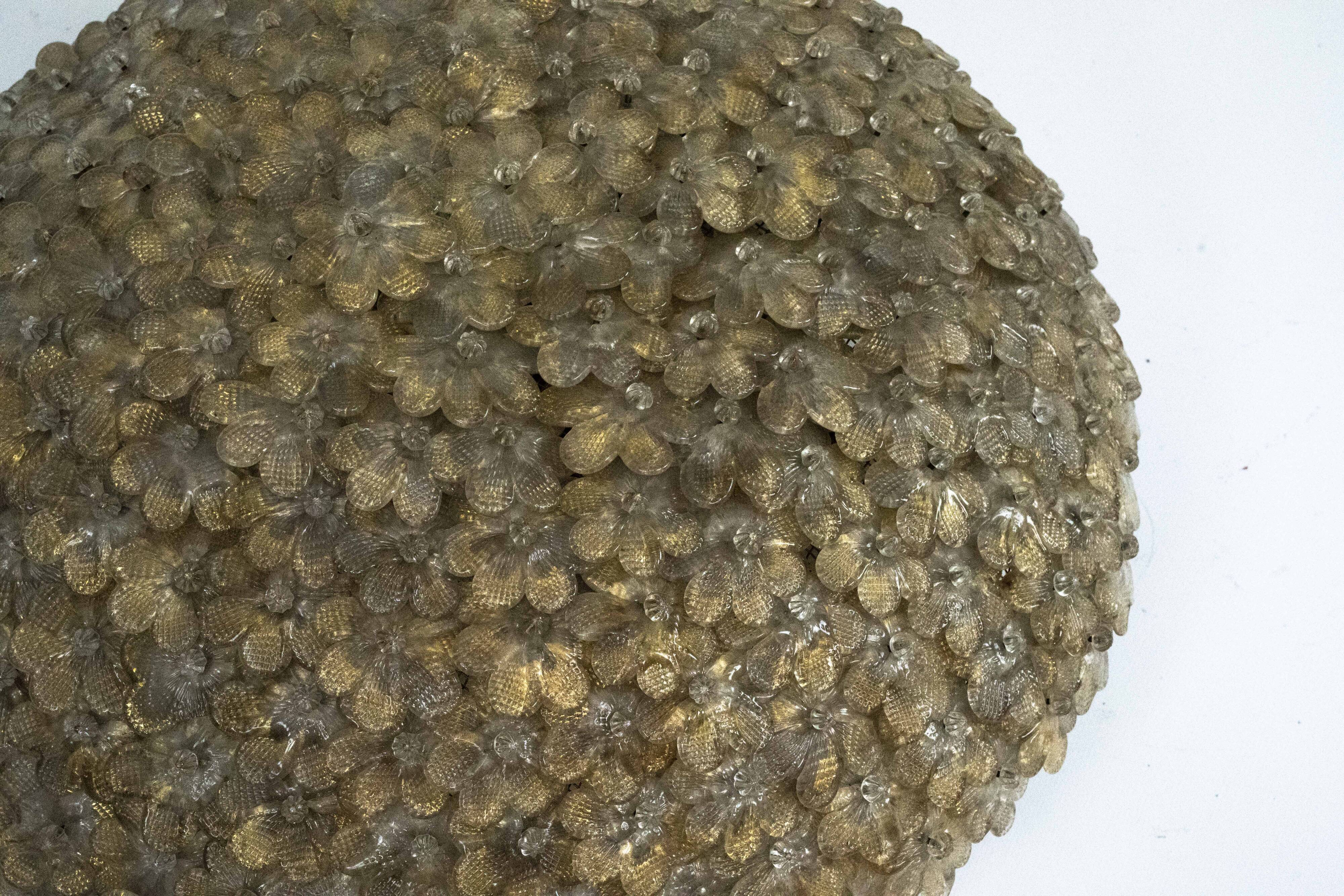 Seguso, XLarge Mid-century Gold Murano glass flowers ceiling lamp. Italy 19