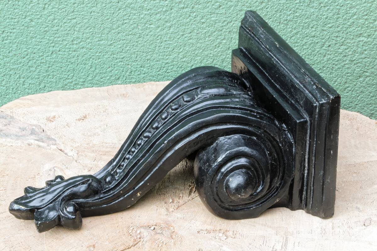 Pair of plaster wall brackets