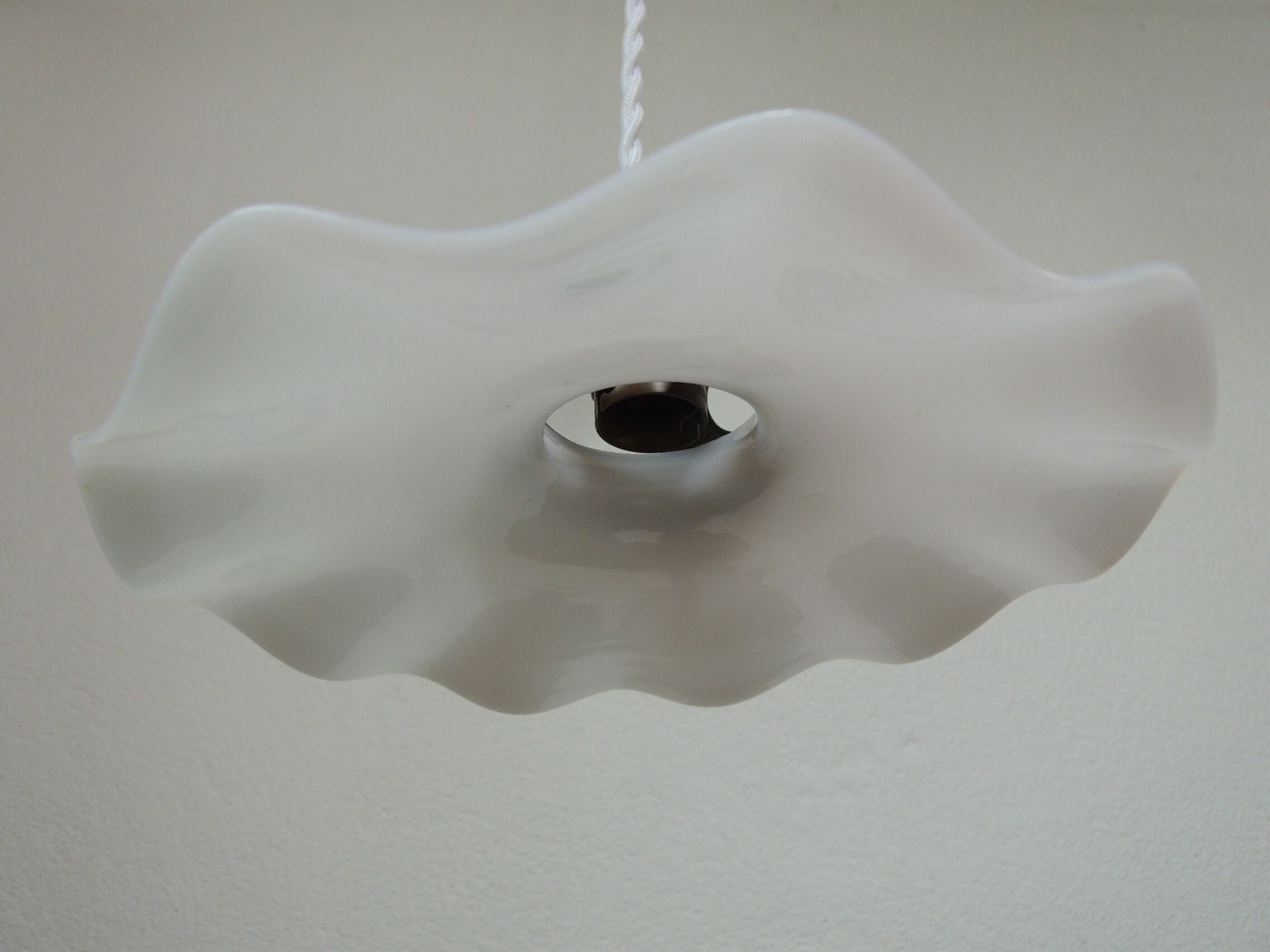 Hanging rises and falls