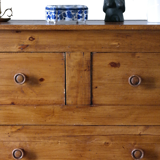 Commode campagnard en sapin