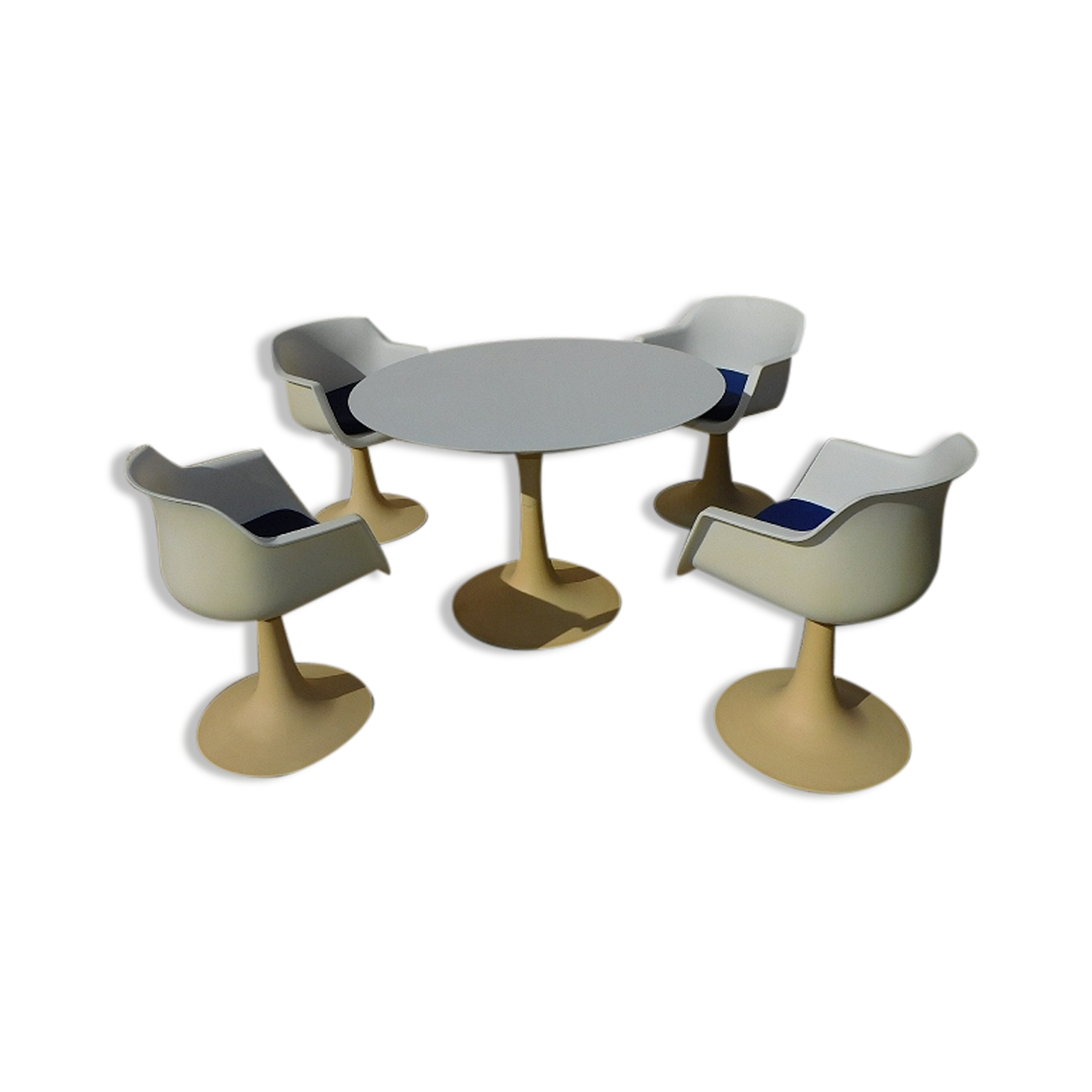 Grosfilex dining table and 4 chairs