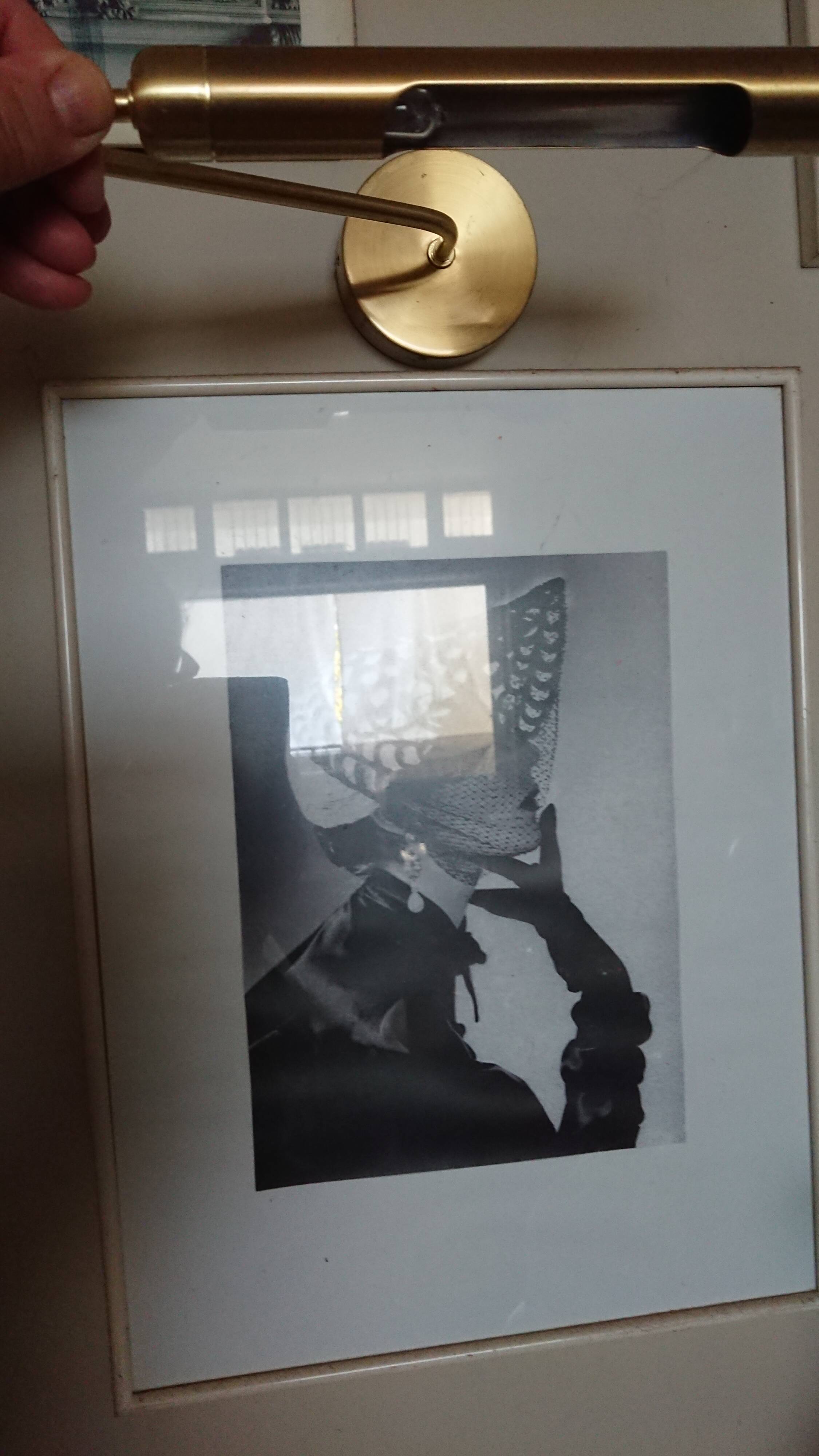 Copper wall lamp for artwork