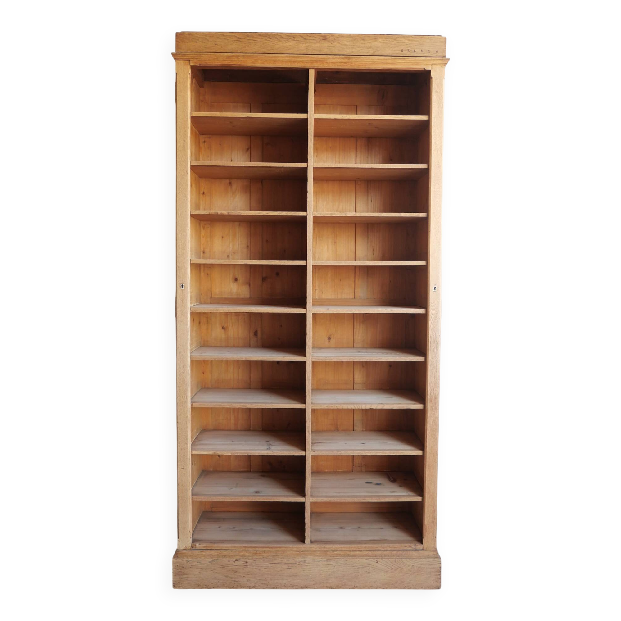 Meuble à casiers en chêne