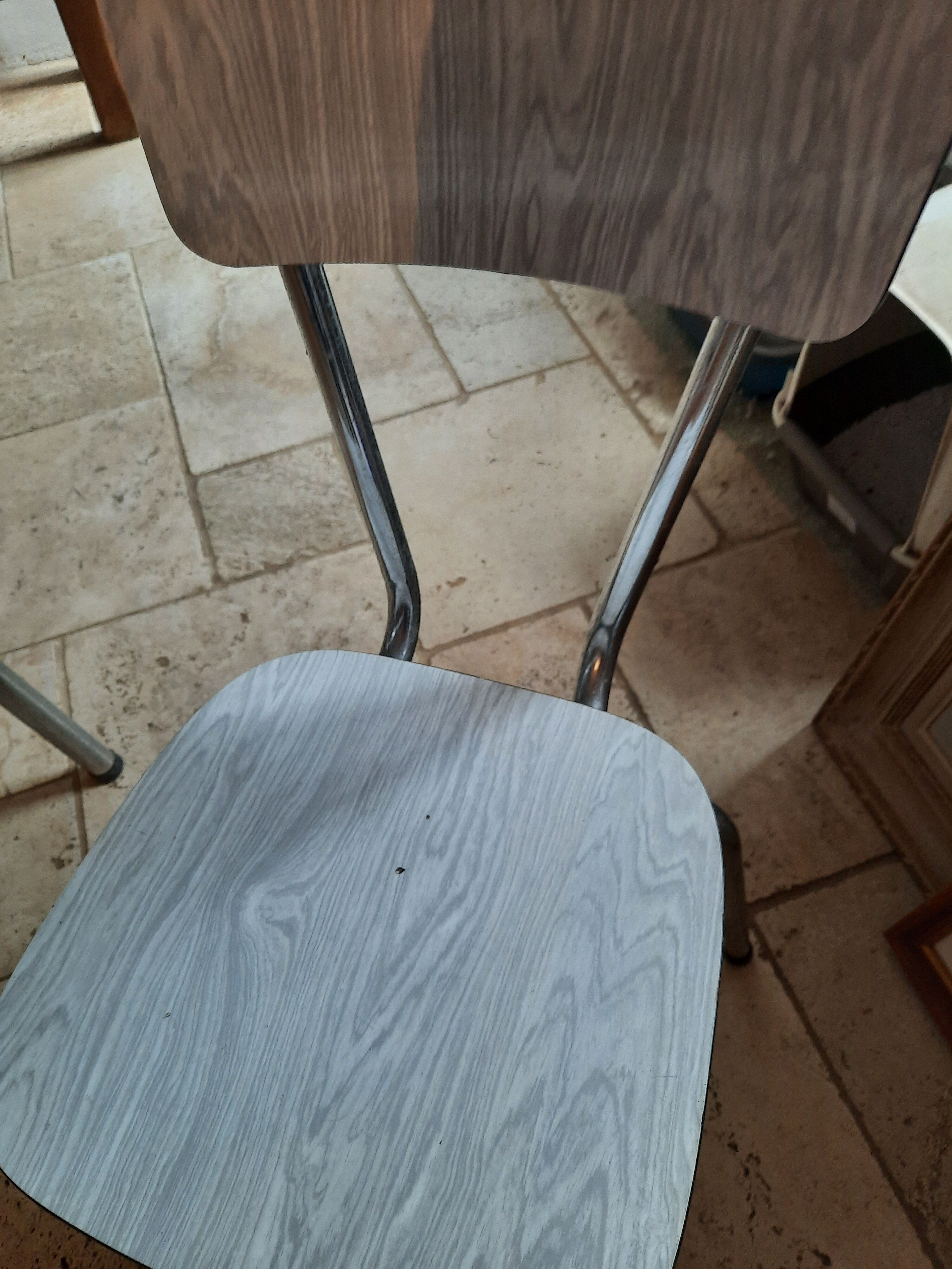 Formica table, 4 chairs and 1 stool