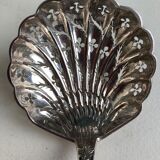 Saupoudreuse en argent