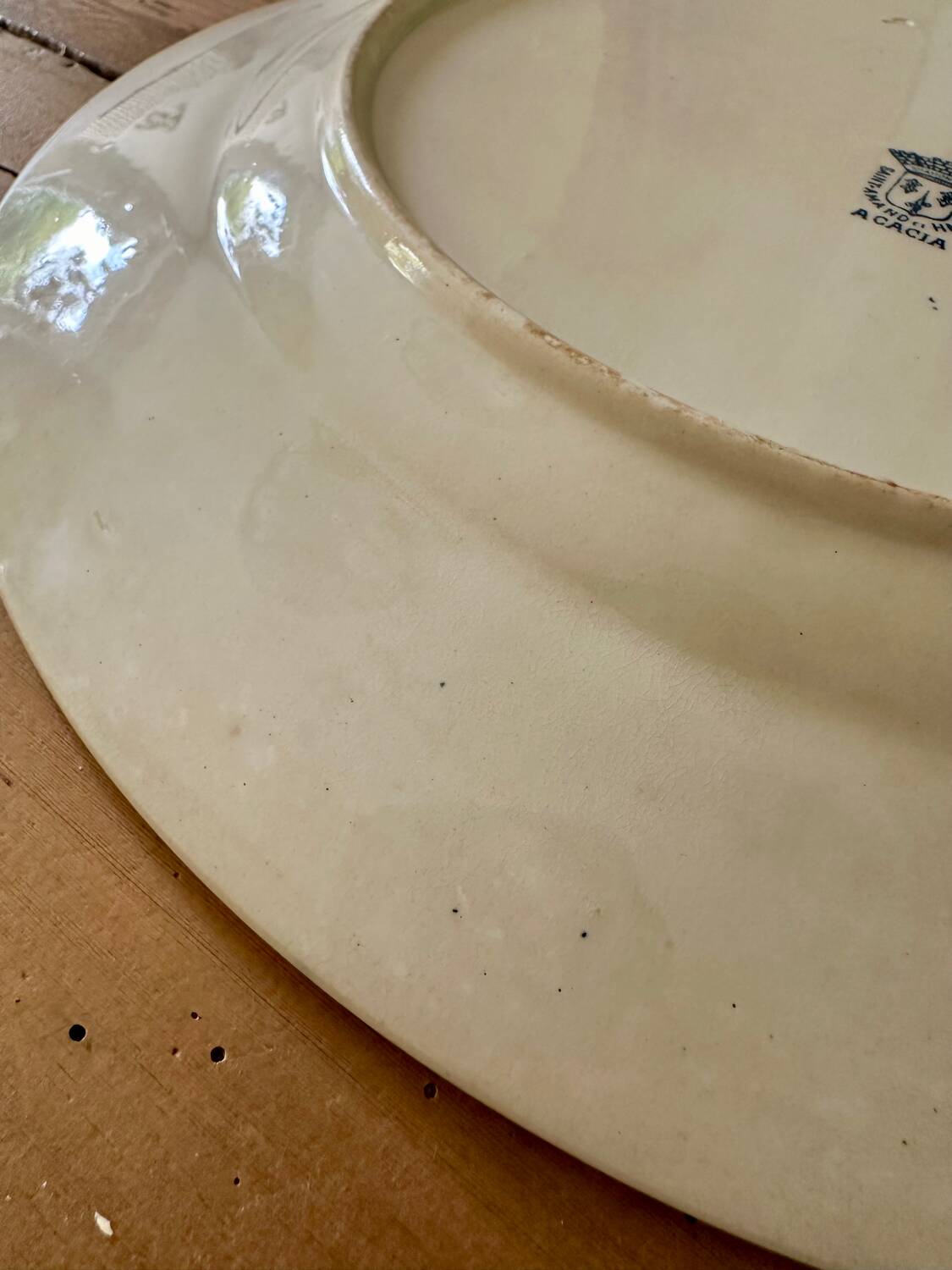 Round dish Saint Amand and Hamage Nord, Acacia model