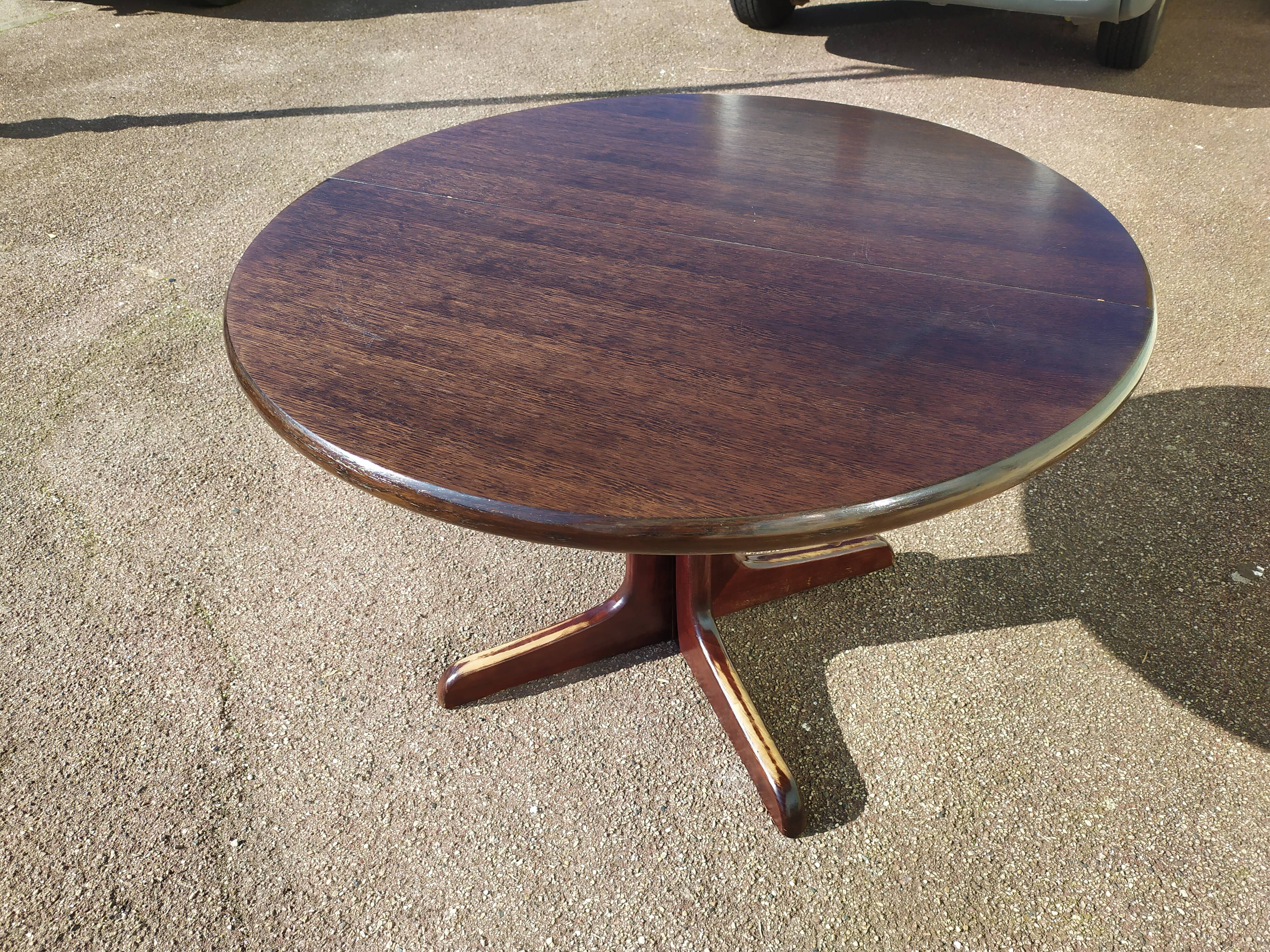 Round extendable wooden table - year 1960 - 110cm to 210cm
