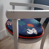 Children's chair restyled and its seat