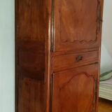 Buffet cabinet vendéen with caramel patina
