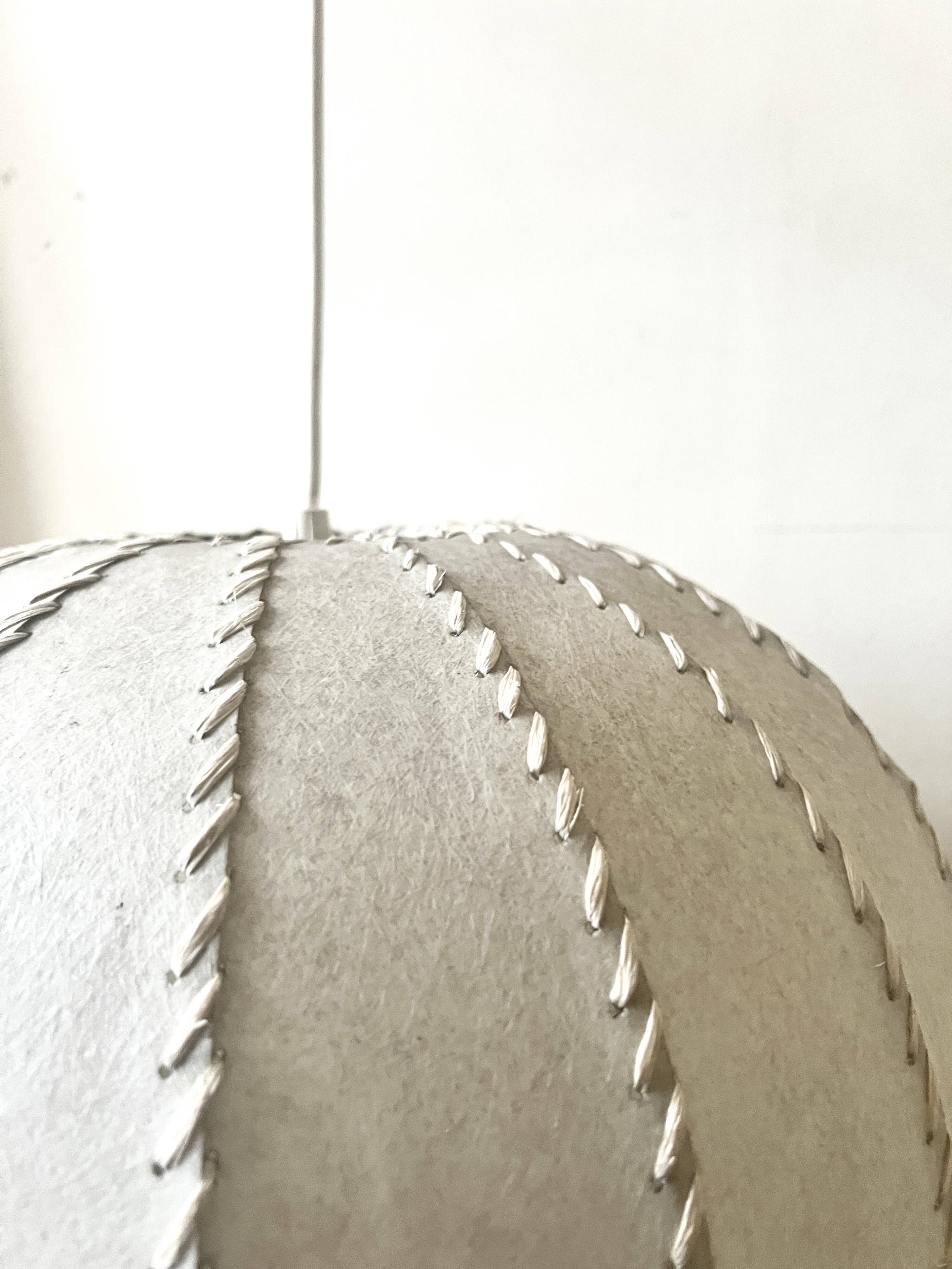 Italian suspension lamp, cocoon ball in resin, 1970s design.