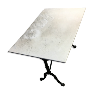 Table de bistrot