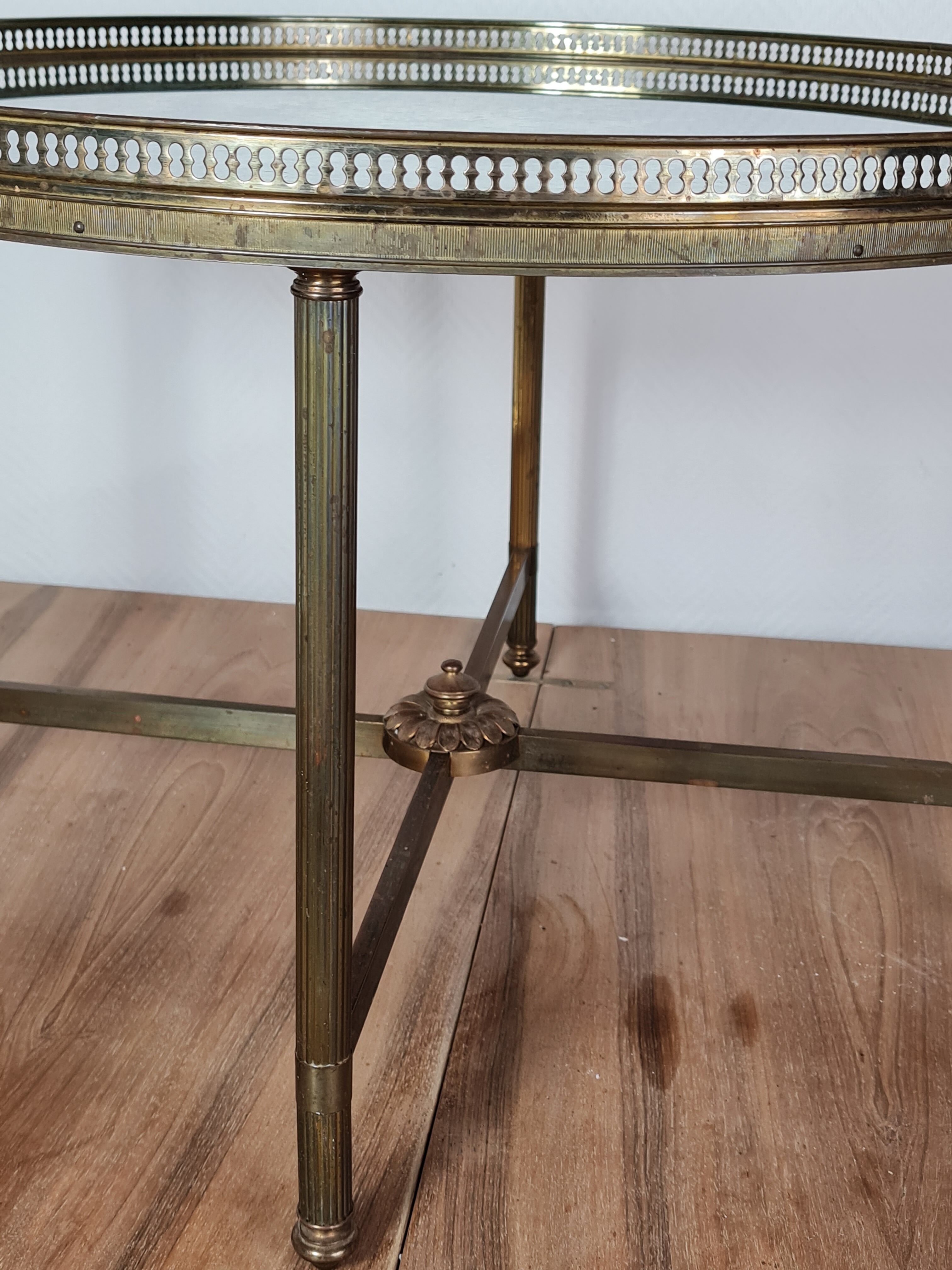 Round coffee table neo-classic 50s brass & glass