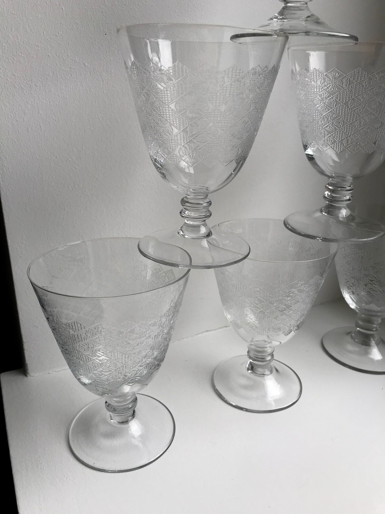 Set of 6 large crystal wine glasses engraved 60s