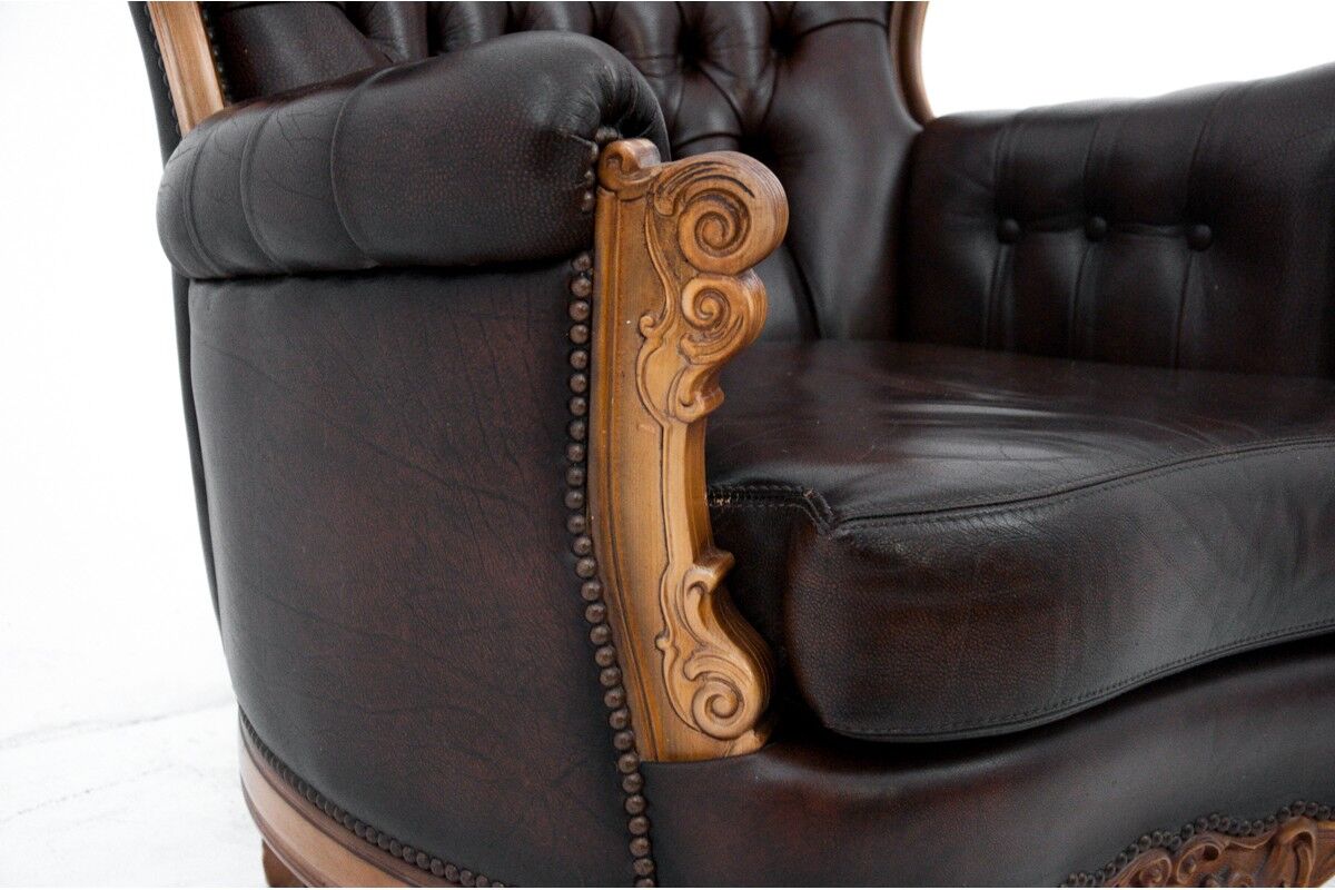 Deep buttoned brown leather salon set