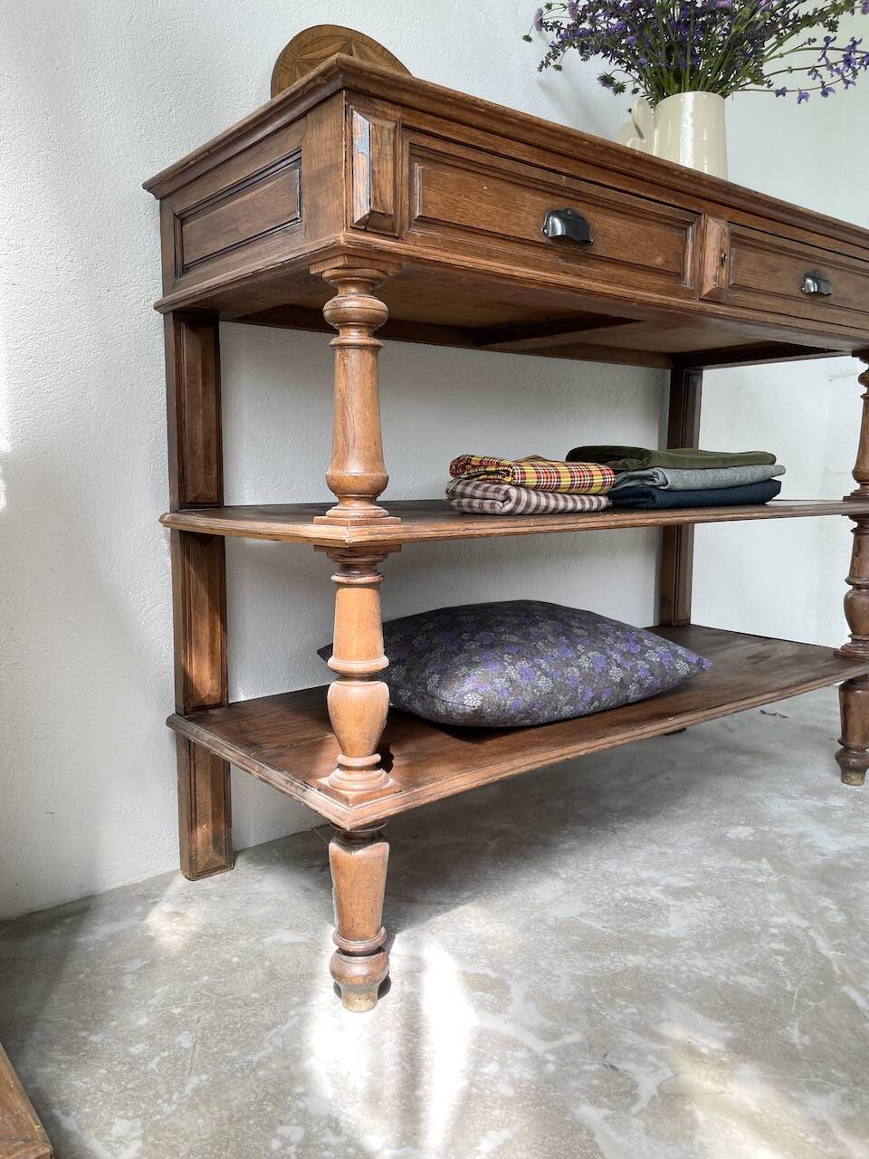 Drapière console en chêne 1950