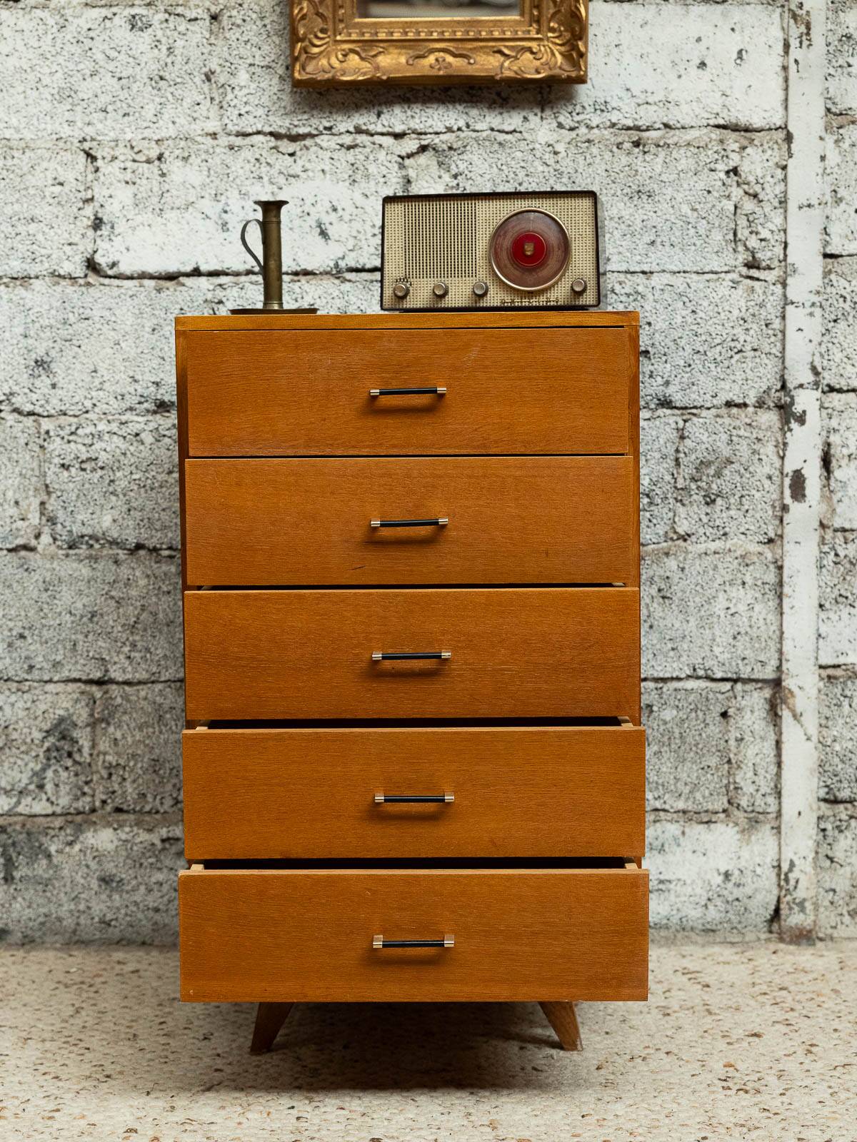Commode, semainier, chiffonnier vintage de style scandinave