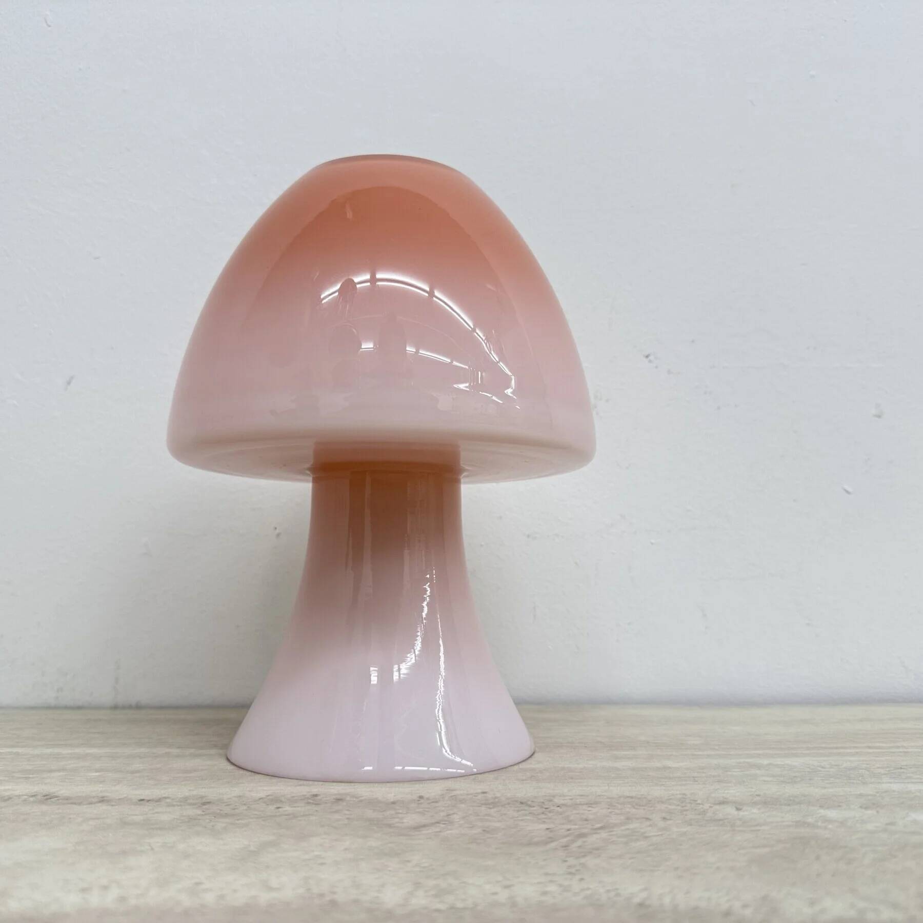 Peil & Putzer pink glass mushroom table lamp, 1970s