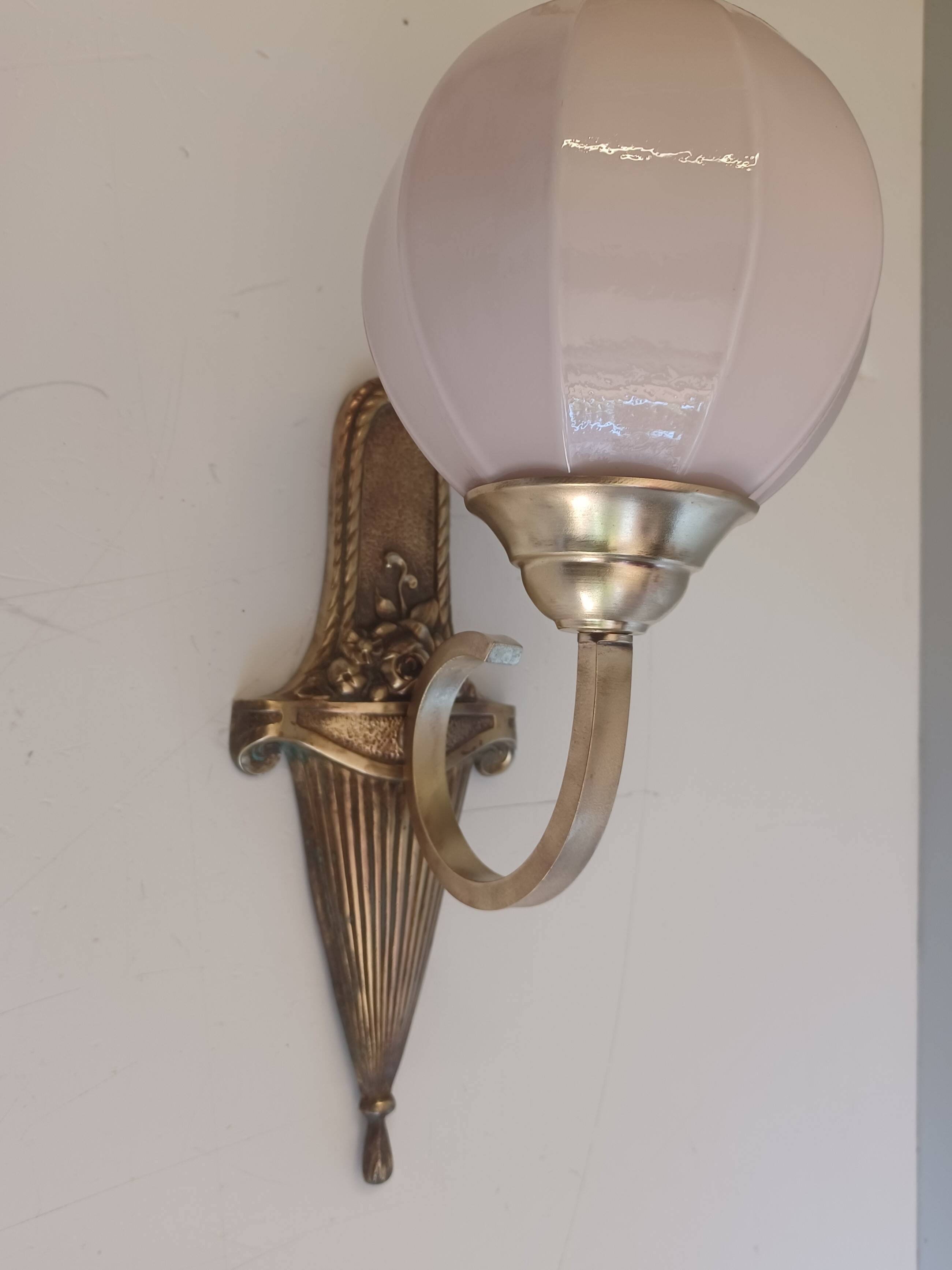 Ancienne applique art nouveau - Bronze et opaline