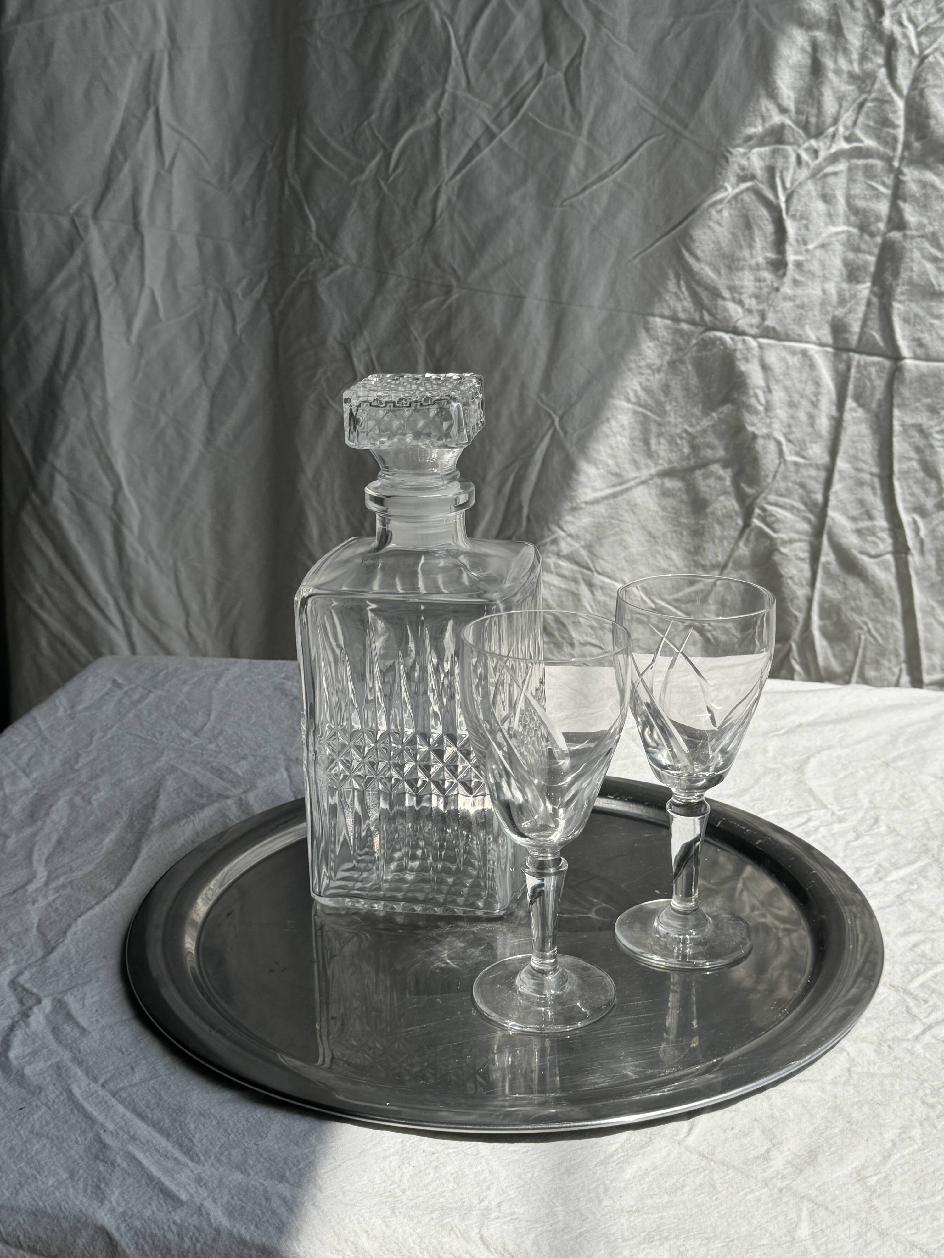 Avon Blason metal tray 1886 - 1976