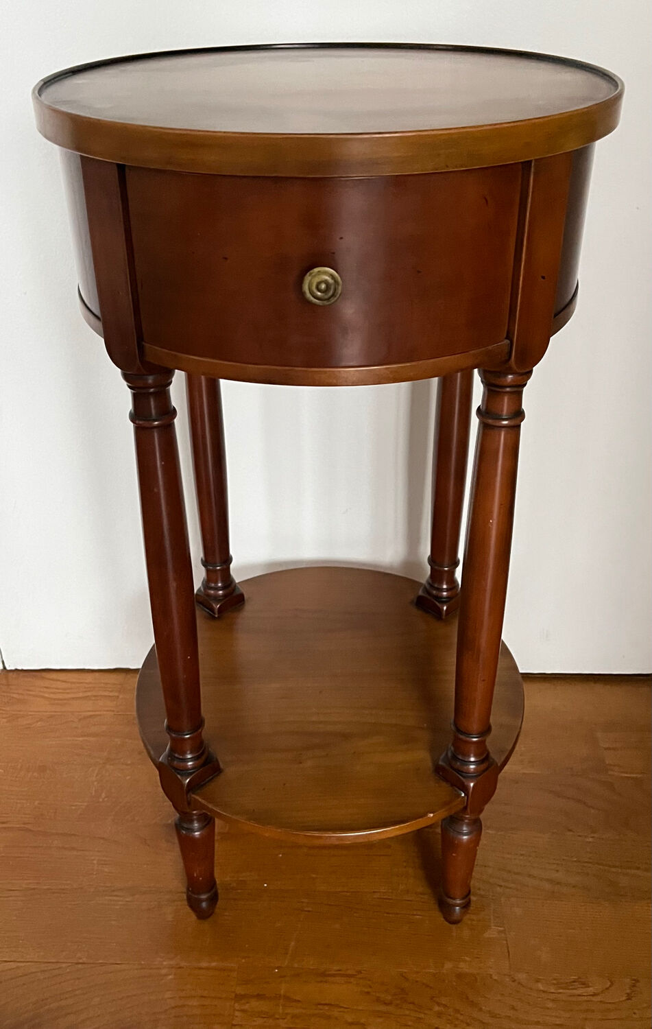 Cherry wood pedestal table