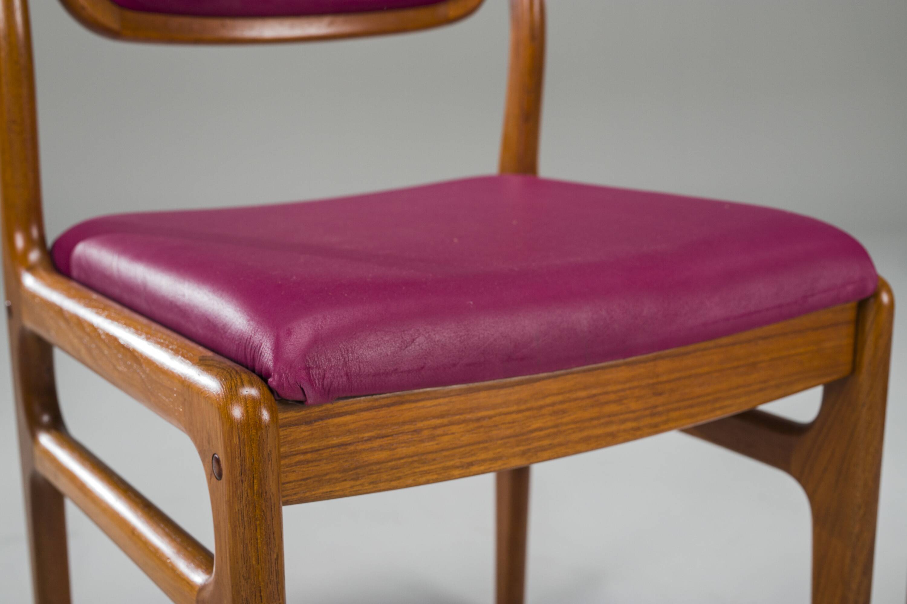 4 chaises en teck par Johannes Andersen pour Uldum