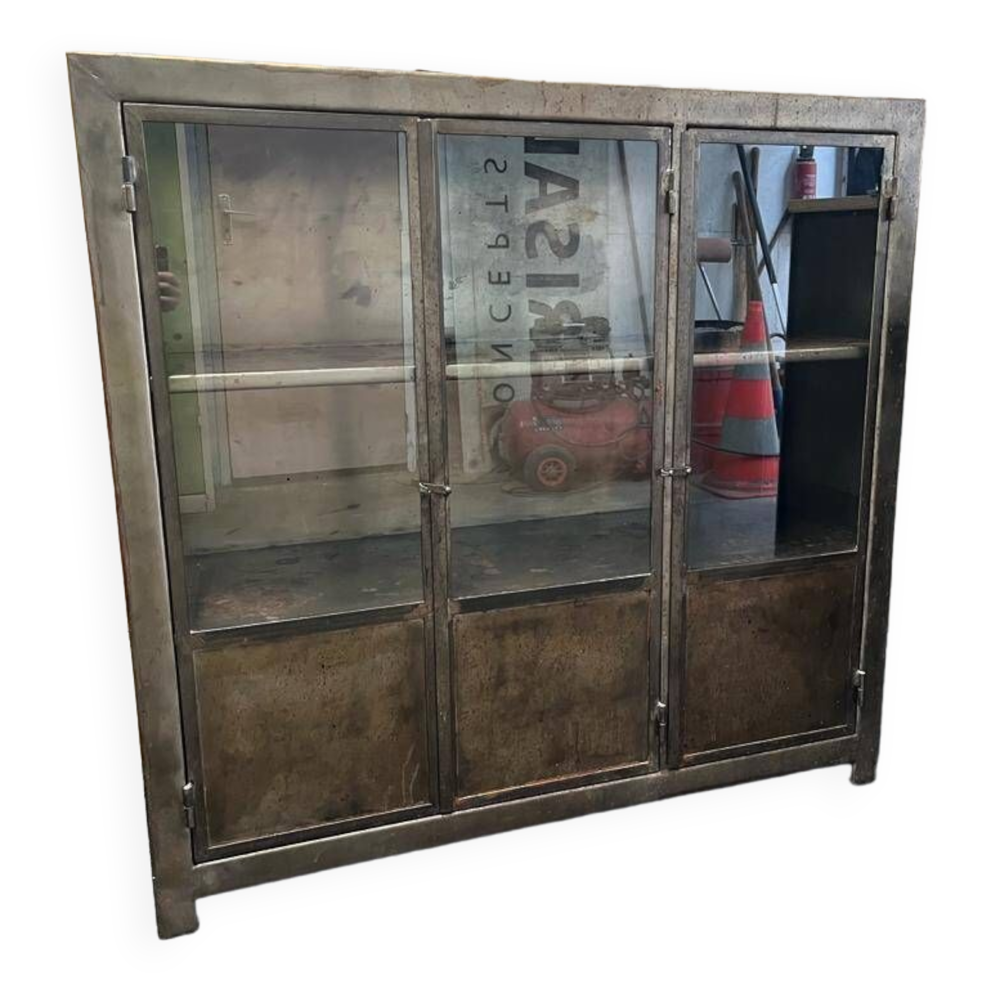 Industrial metal showcase 3 doors