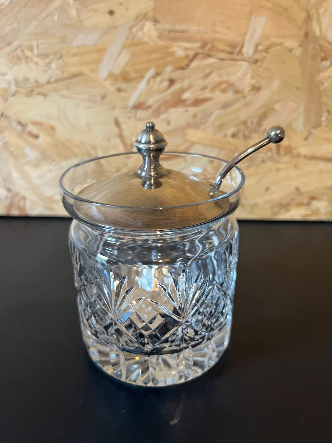 Jam jar in crystal or chiseled glass English model