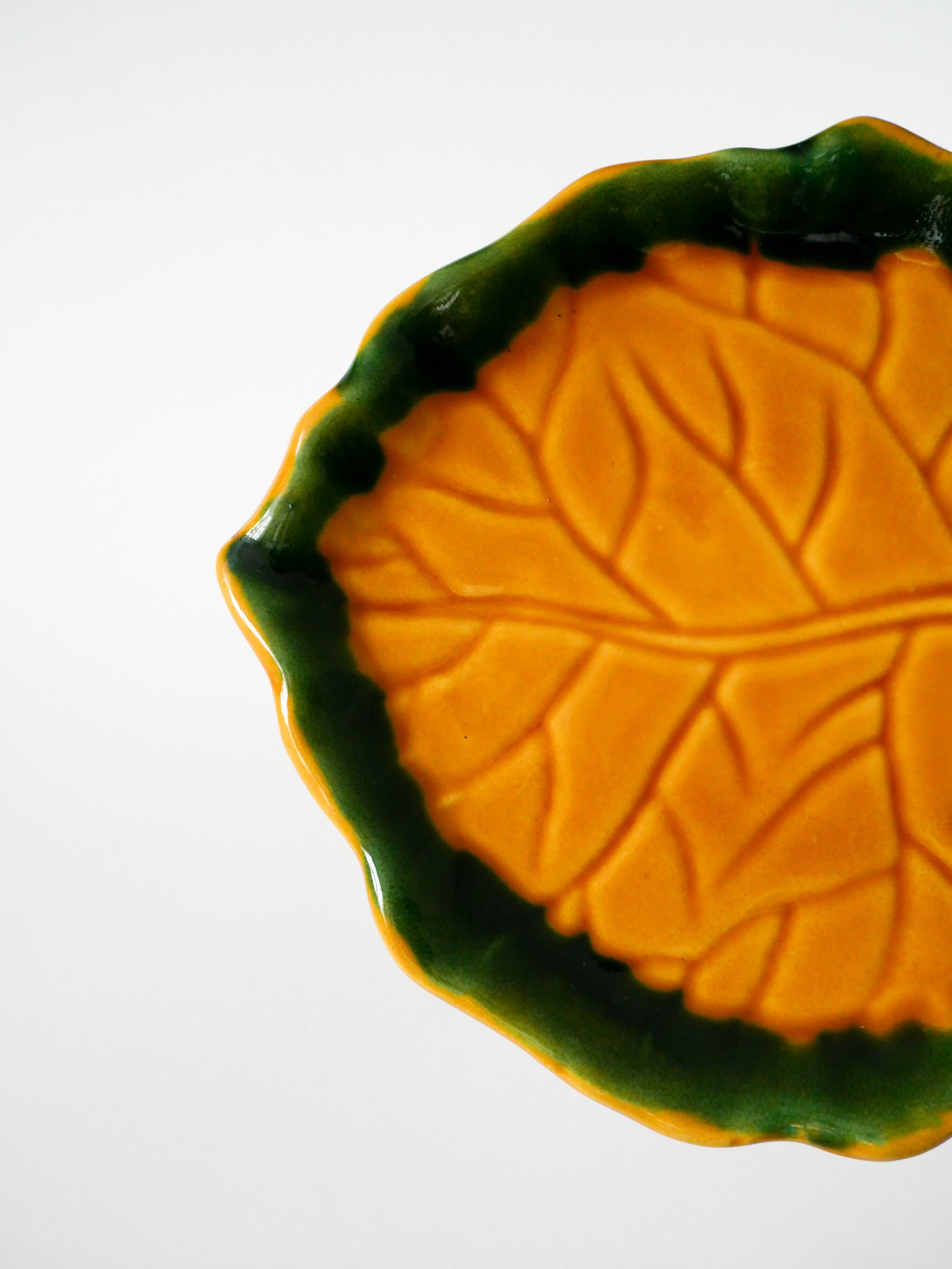 Yellow and green leaf slip pocket, 1970