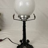 Lampe art nouveau art déco en fer forgé globe blanc