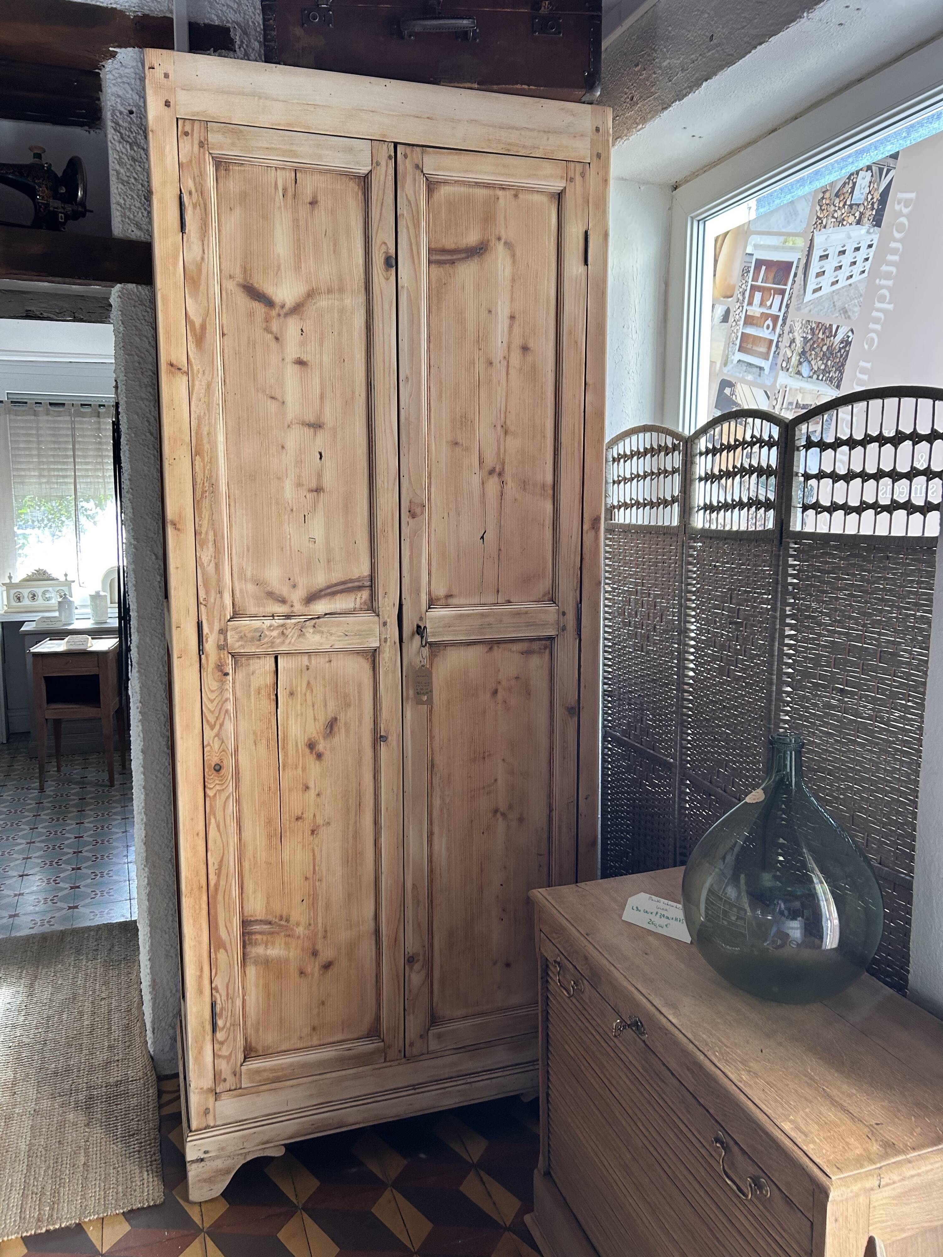Très grande armoire bois rénovée