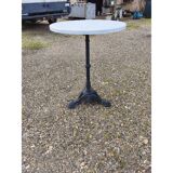 Bistro table in cast iron and white marble from 1900
