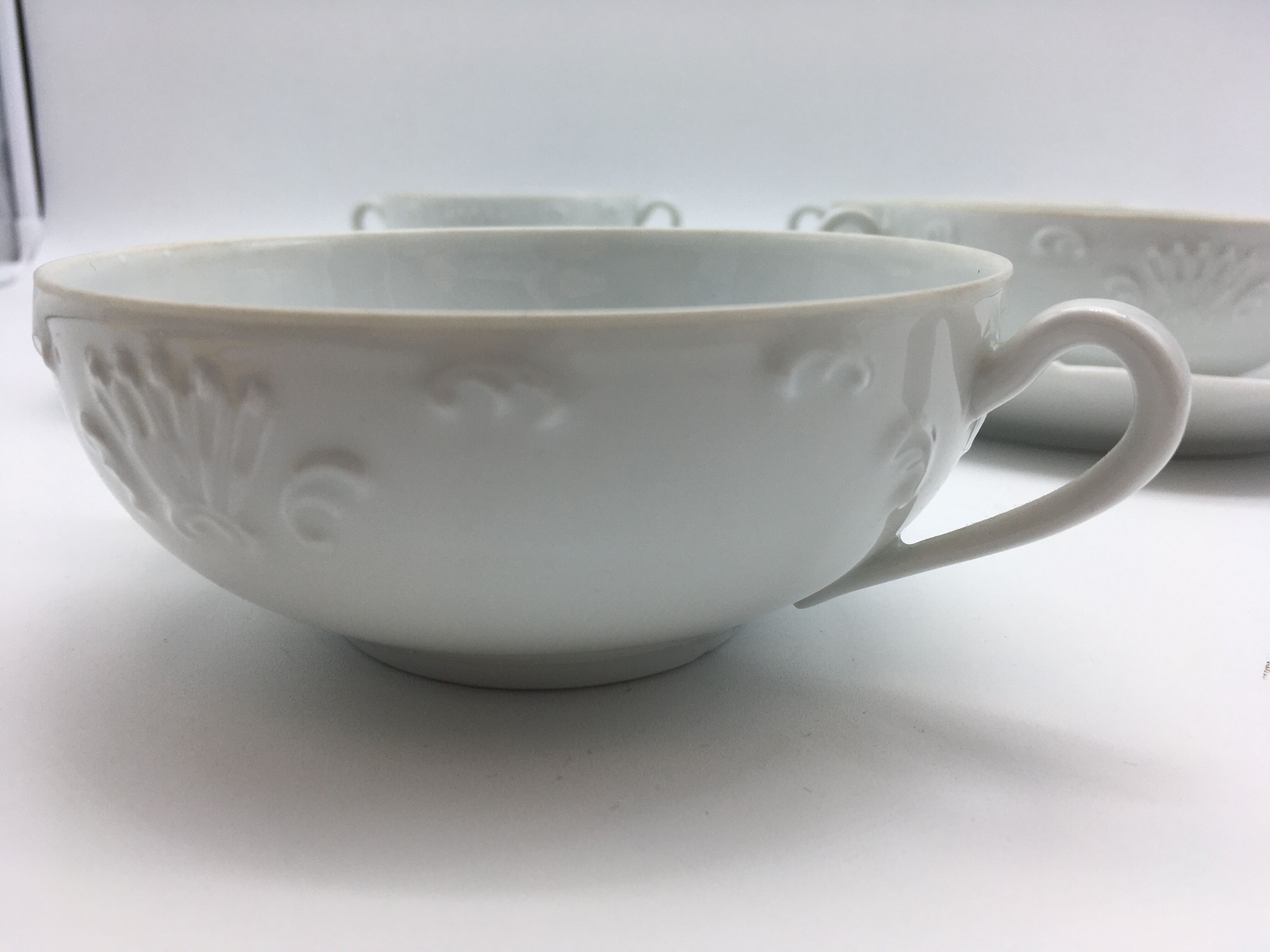 4 broth bowls in taraud limoges porcelain.