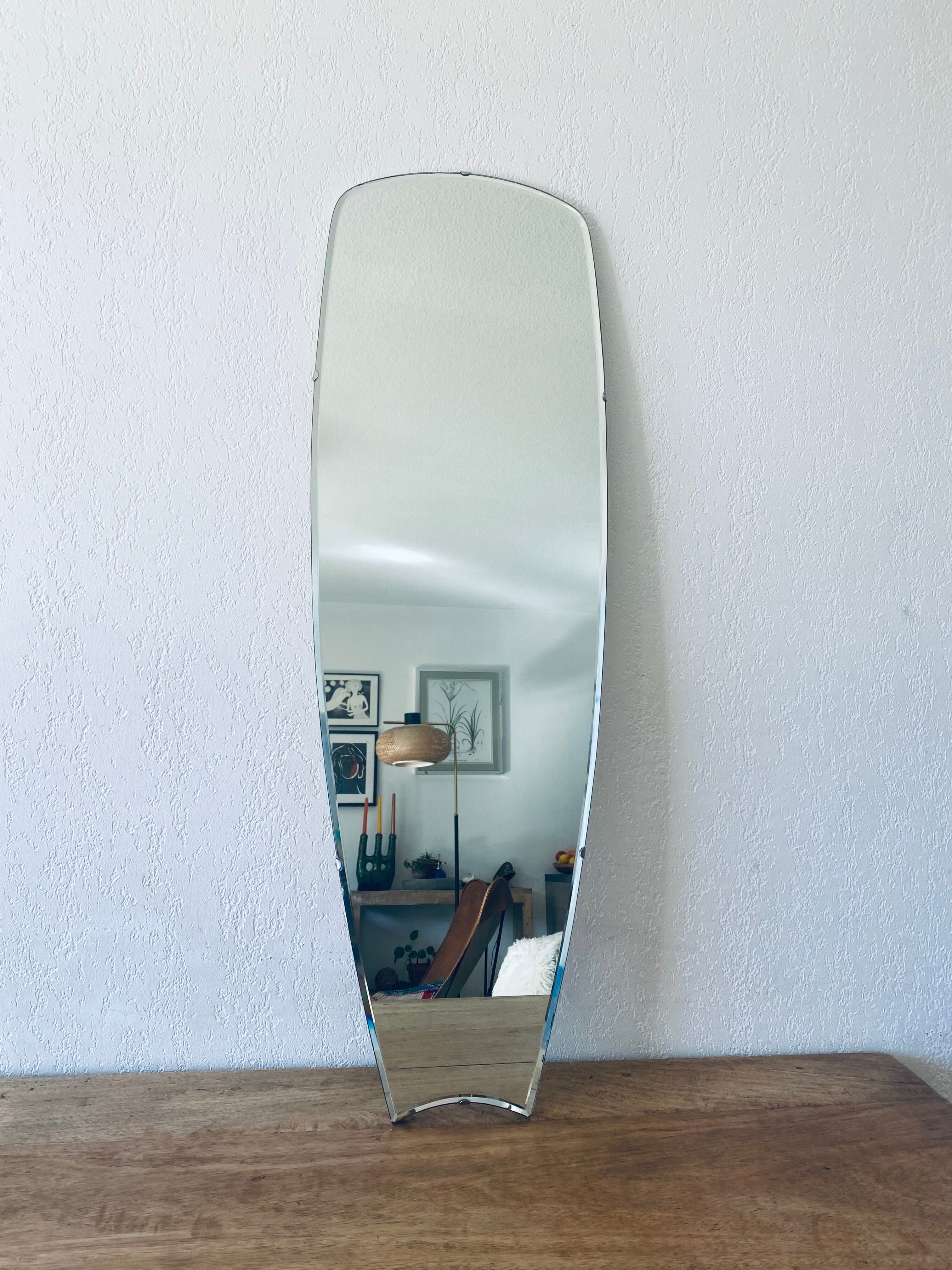 Mirror beveled retro shape