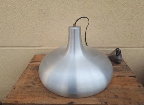 UFO suspension in brushed metal