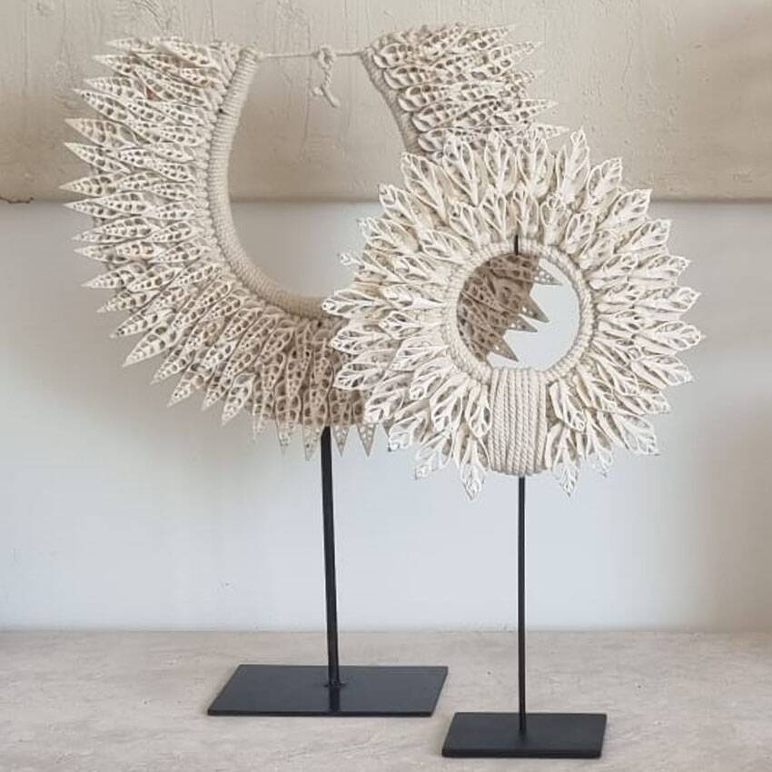 Decorative Papuan shell necklace