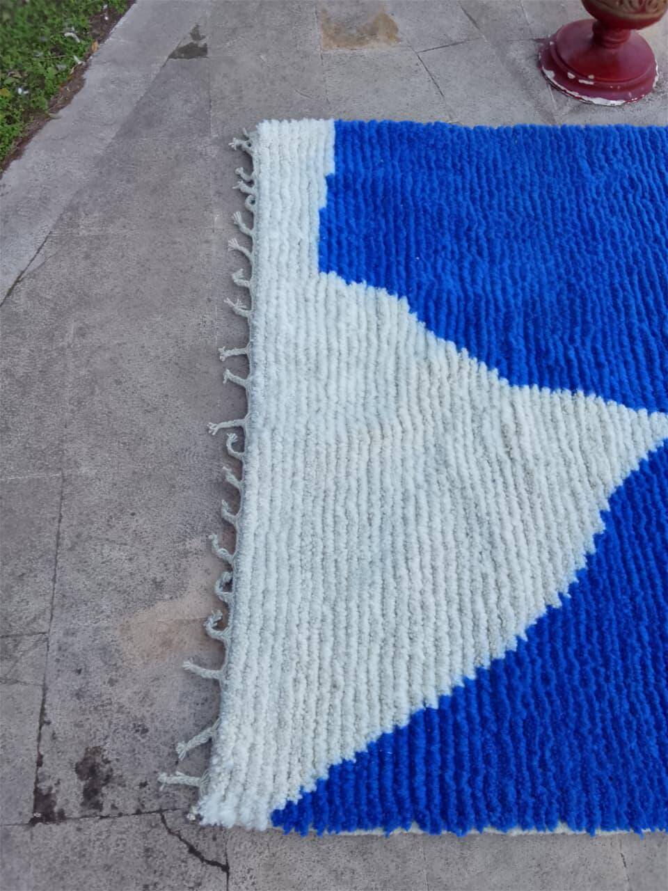 Traditional Moroccan wool rug 3 x 2 m