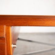 Bureau d'écriture par Illum Wikkelso